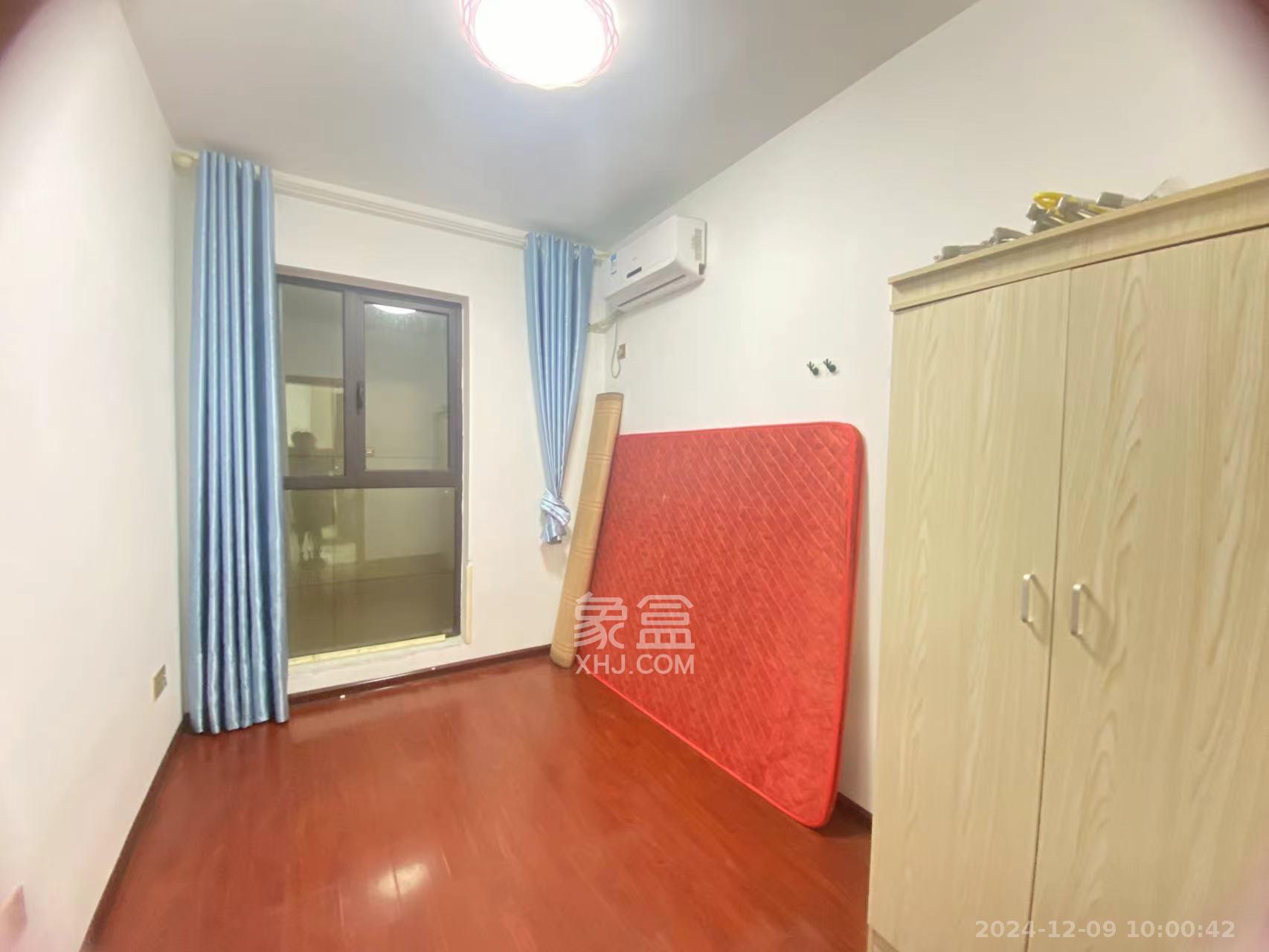 卓越蔚蓝城邦  1室2厅2卫   2300.00元/月室内图