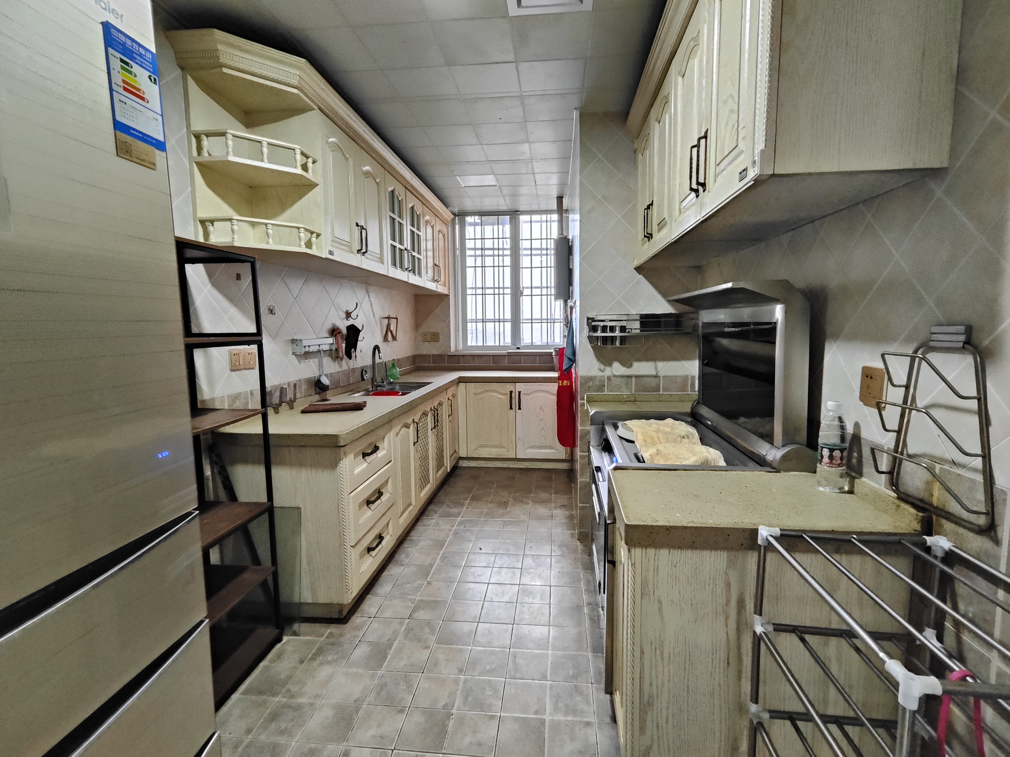 昌富城上城  4室2厅2卫    61.8万 昌富城上城  4室2厅2卫    61.8万客厅