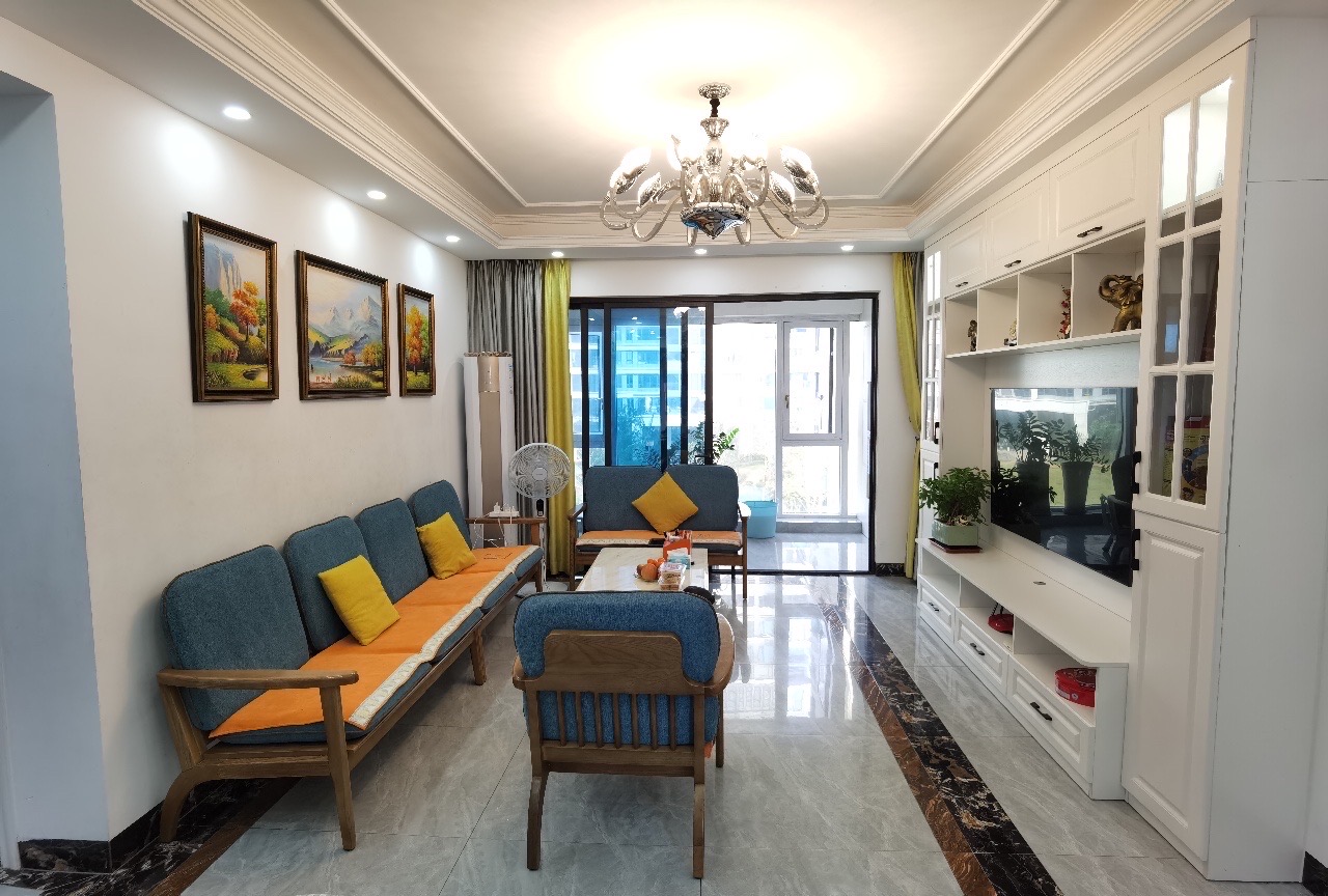 保利中央海岸三期熙园 4室2厅2卫 265.0万 保利中央海岸三期熙园 4室2厅2卫 265.0万客厅