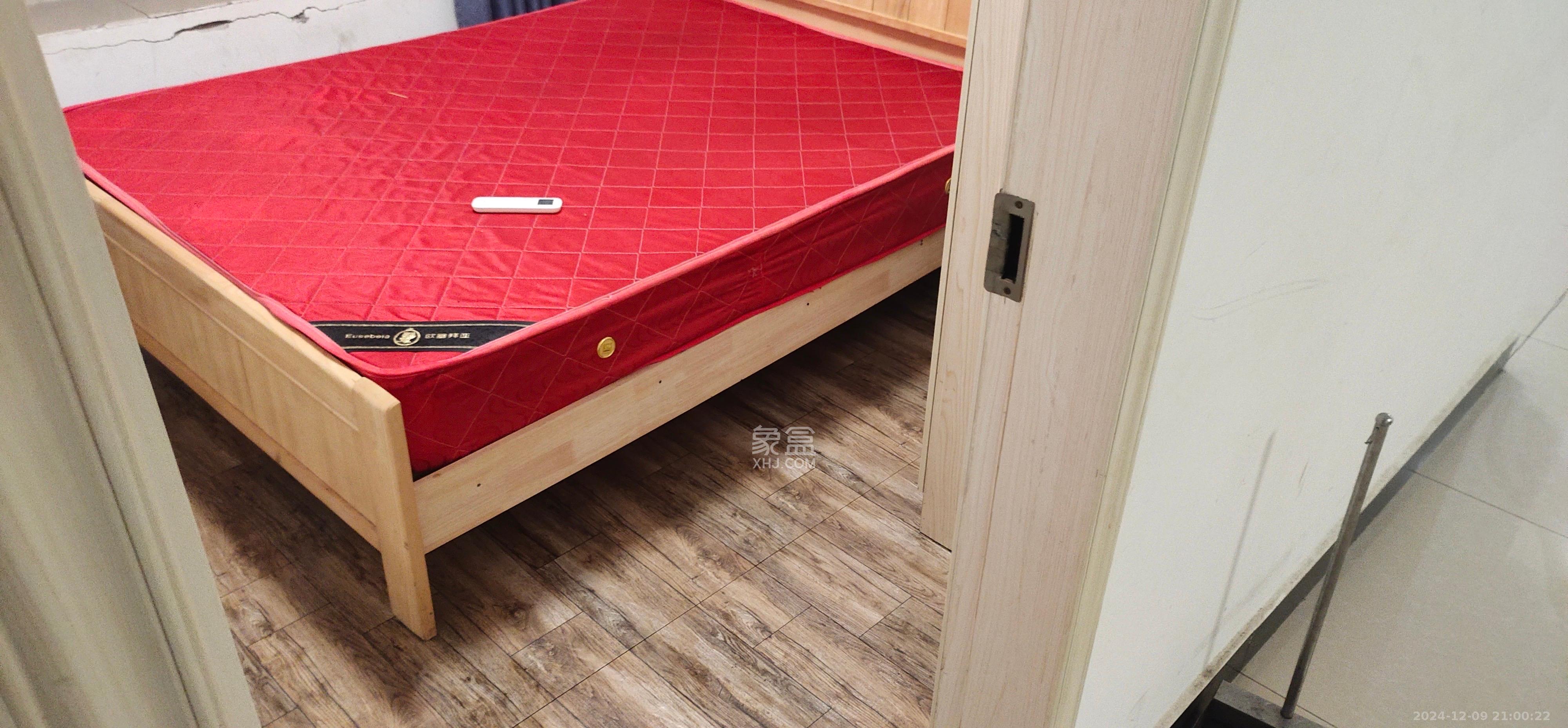 阳光城尚东湾青云苑  3室2厅2卫    3000.0元/月 阳光城尚东湾青云苑  3室2厅2卫    3000.0元/月室内图