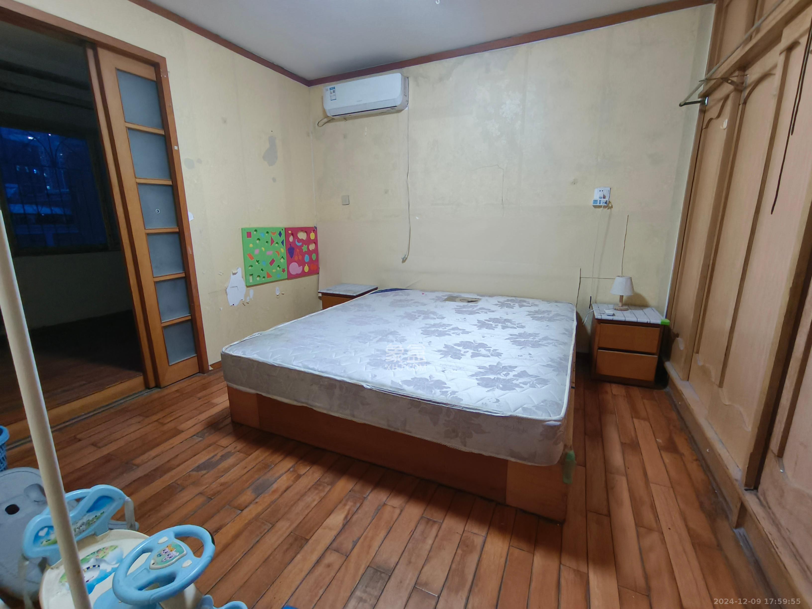 海利宿舍 2室2厅1卫 1280.0元/月 海利宿舍 2室2厅1卫 1280.0元/月室内图