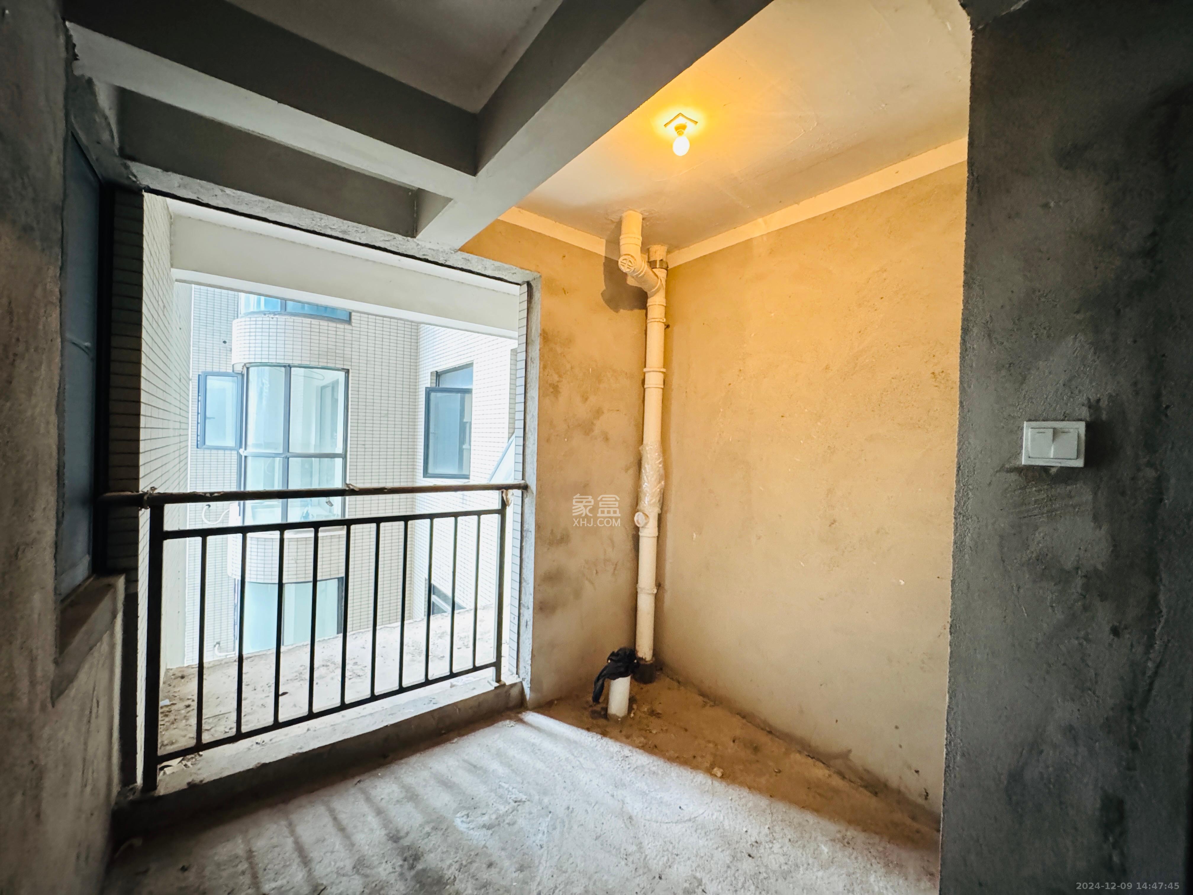 慢步江湾  3室1厅1卫    2000.0元/月室内图