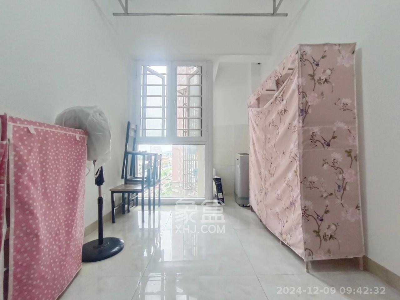 枫华府第  3室2厅2卫   2000.00元/月室内图