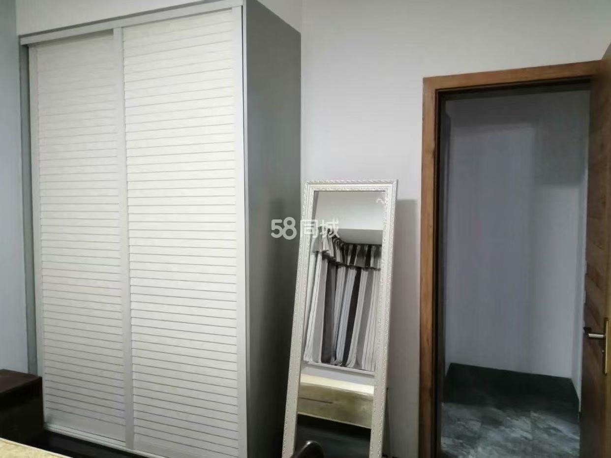 宇元万向城  2室1厅1卫   1600.00元/月室内图