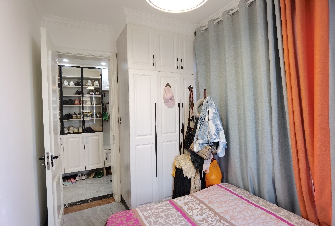 保利中央海岸三期熙园 4室2厅2卫 265.0万 保利中央海岸三期熙园 4室2厅2卫 265.0万客厅