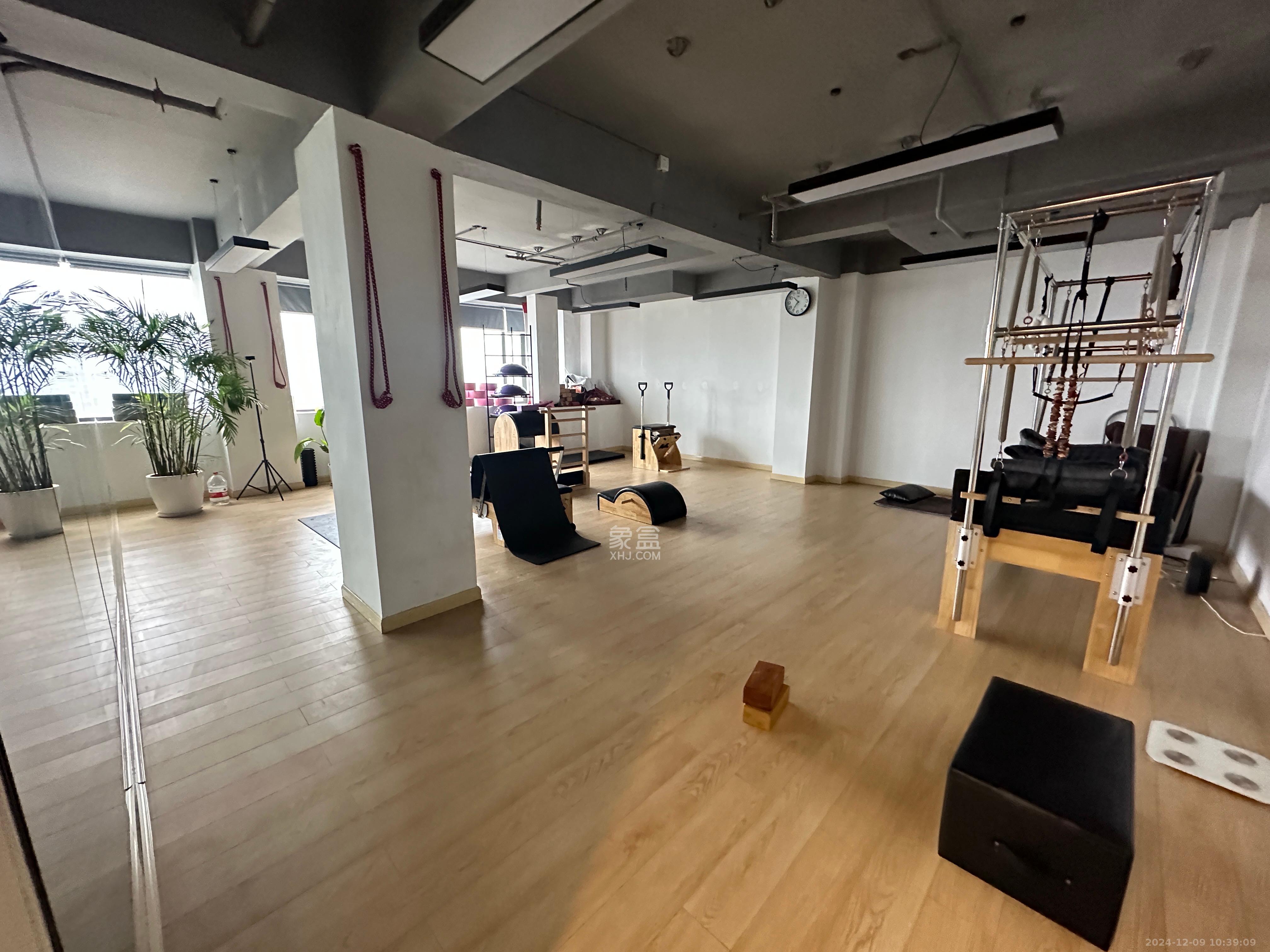 长房中庭国际（东郡华蓉广场）  3室2厅1卫   8500.00元/月室内图