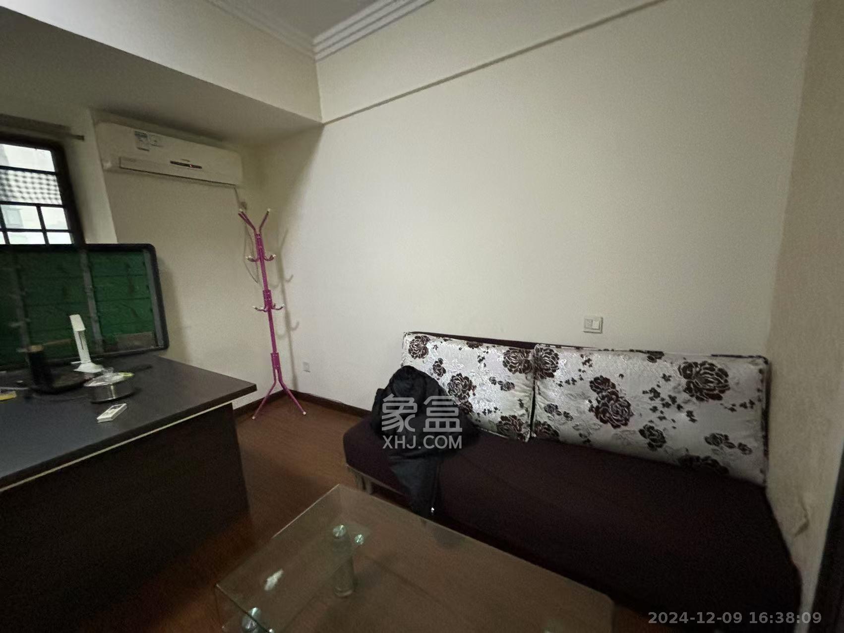 西子一间 1室1厅1卫 1800.0元/月 西子一间 1室1厅1卫 1800.0元/月室内图