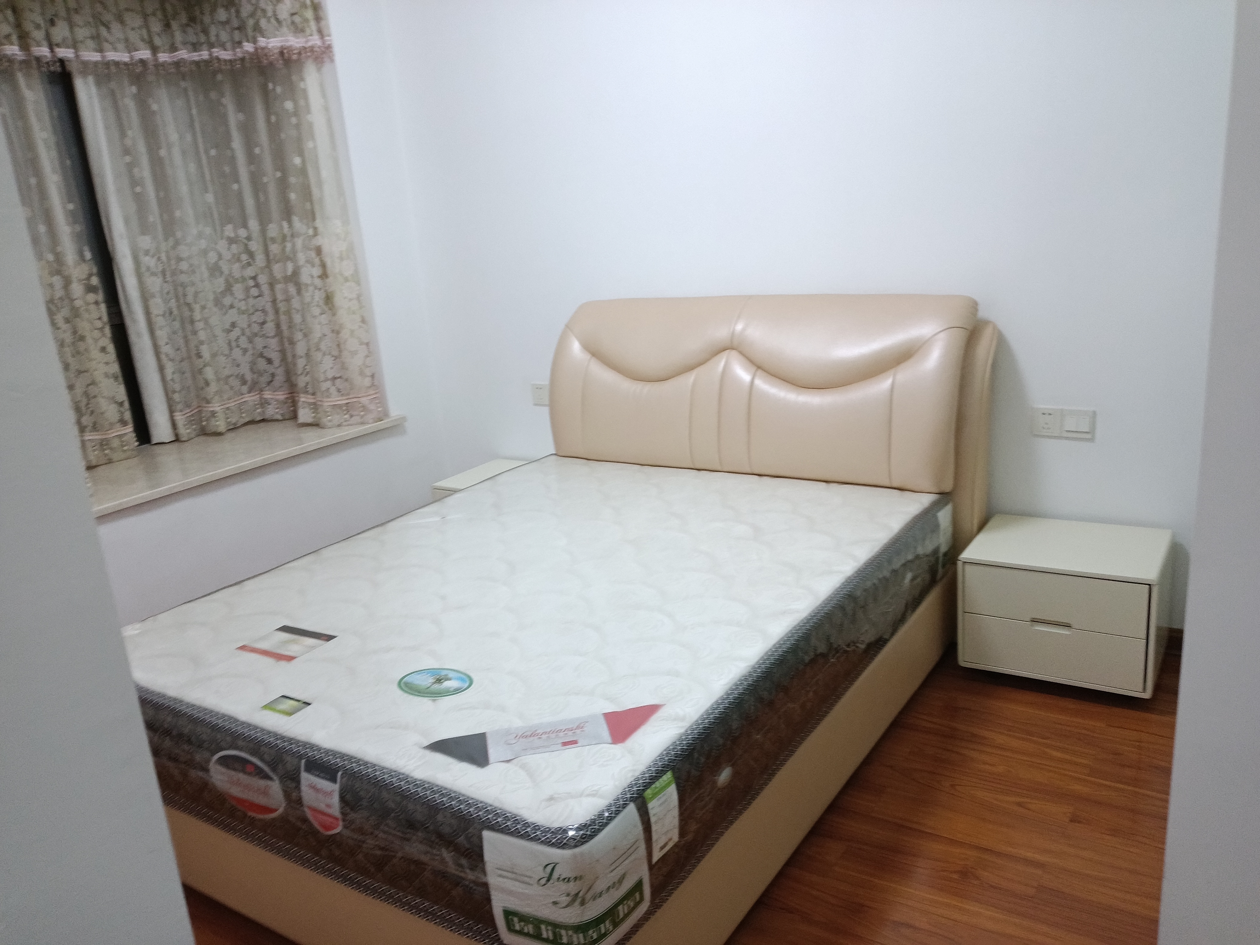 万豪城市花园 3室2厅2卫 2600.0元/月 万豪城市花园 3室2厅2卫 2600.0元/月室内图