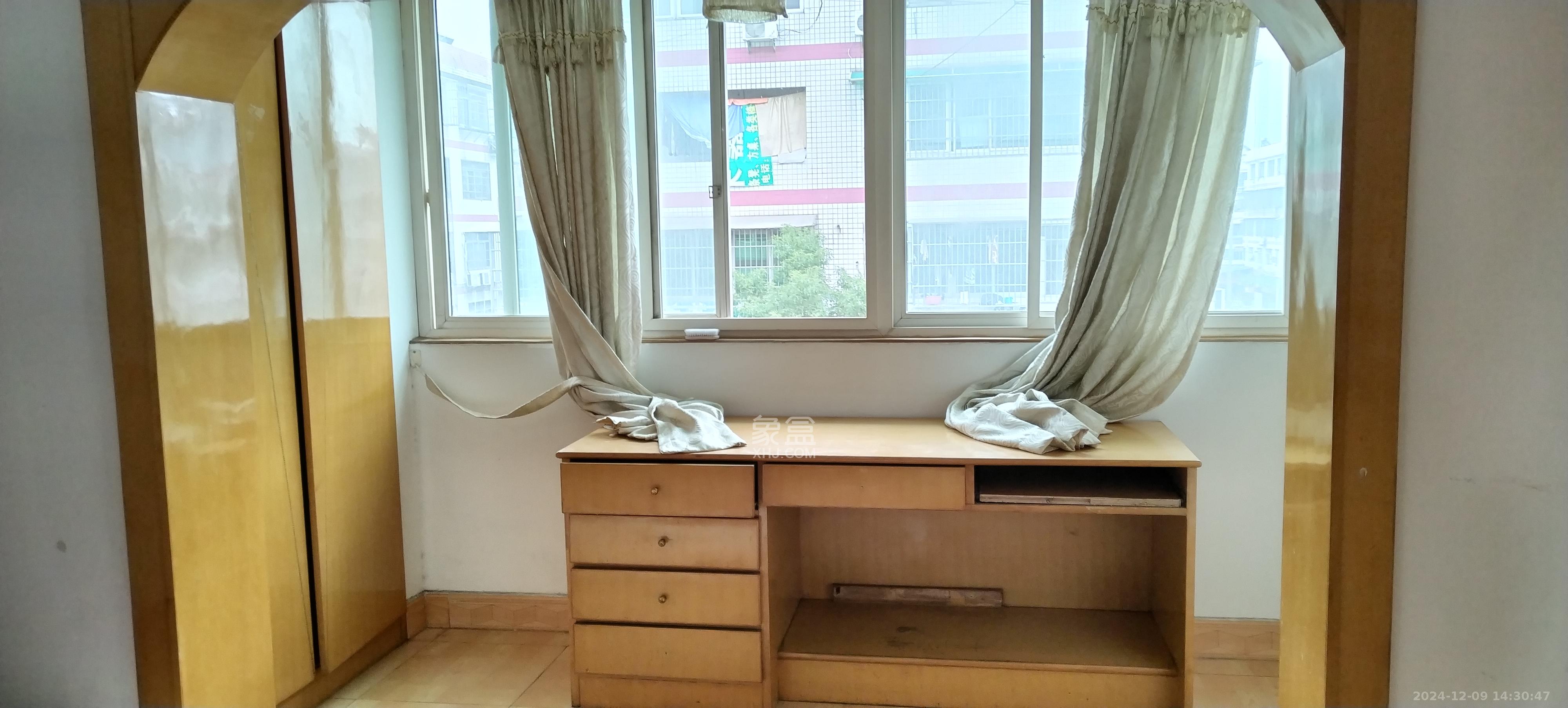 红星糖酒城 4室2厅1卫 1600.0元/月 红星糖酒城 4室2厅1卫 1600.0元/月室内图