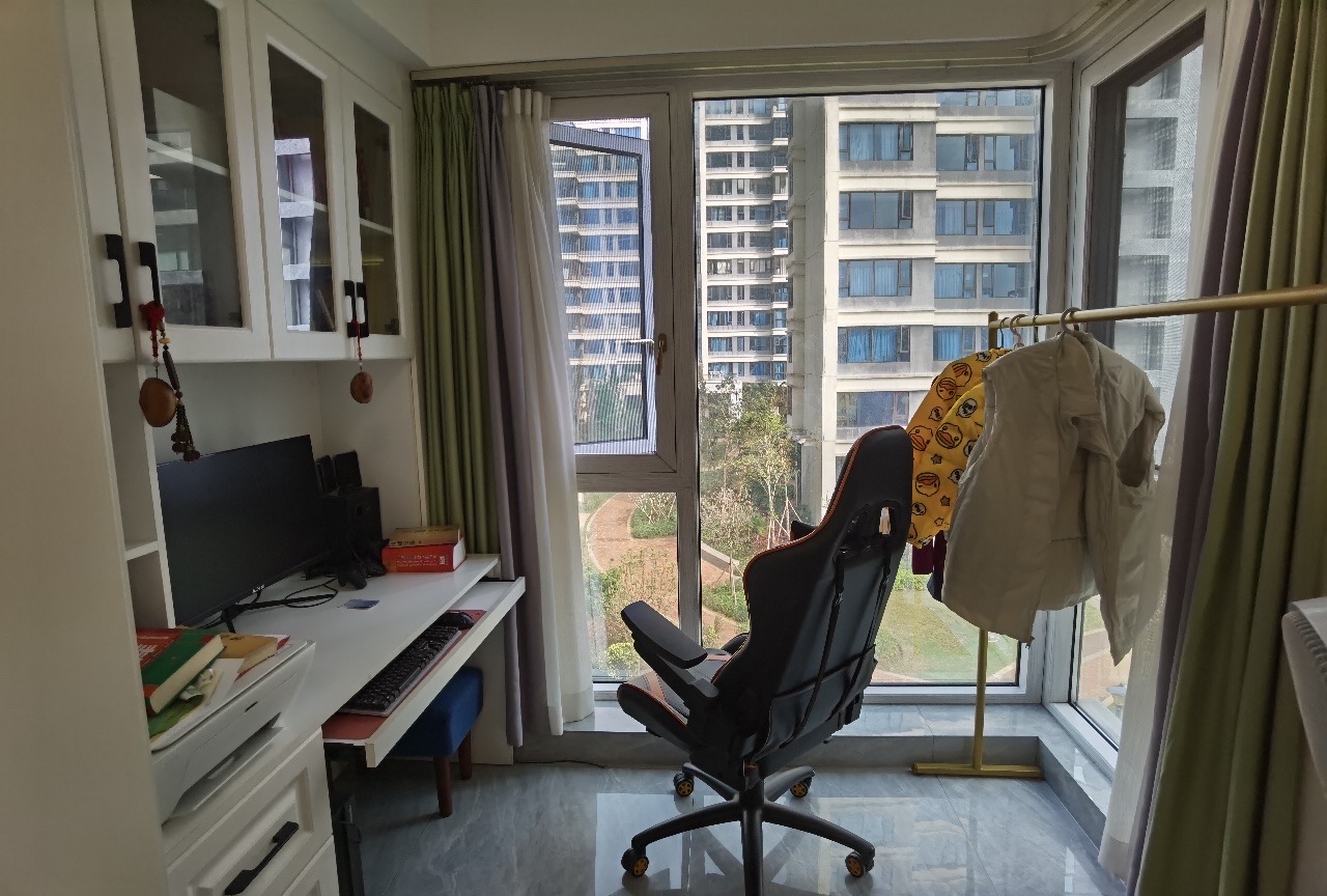 保利中央海岸三期熙园 4室2厅2卫 265.0万 保利中央海岸三期熙园 4室2厅2卫 265.0万客厅