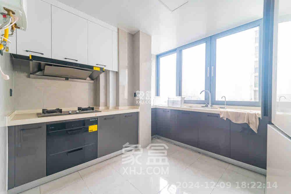 阳光丽景  3室2厅2卫   2600.00元/月室内图