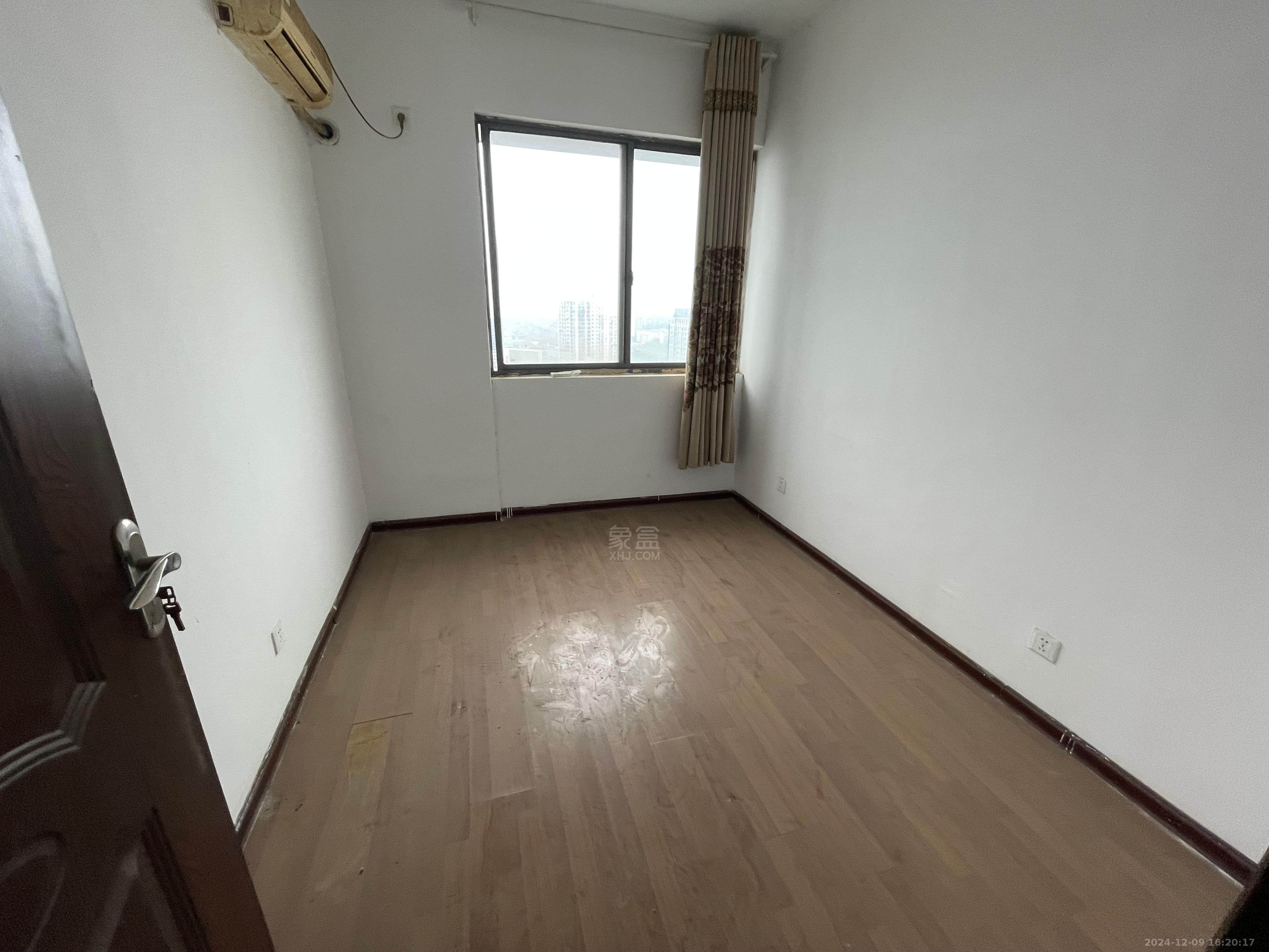 中旺锦安城 4室2厅1卫 3600.0元/月 中旺锦安城 4室2厅1卫 3600.0元/月室内图