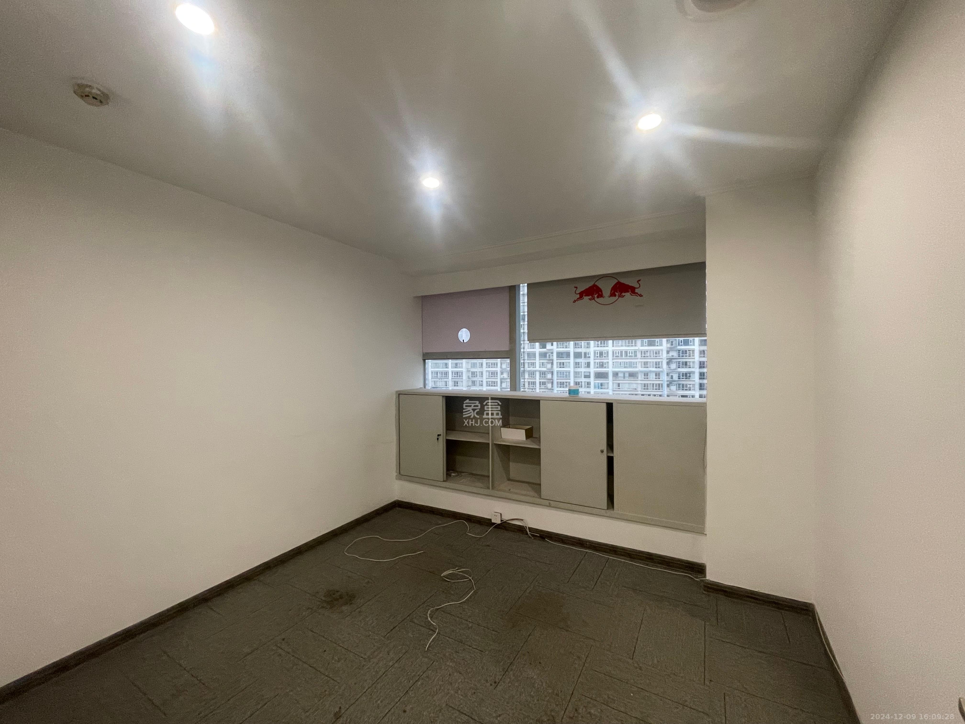 新世纪大厦 7室2厅1卫 12000.0元/月 新世纪大厦 7室2厅1卫 12000.0元/月室内图