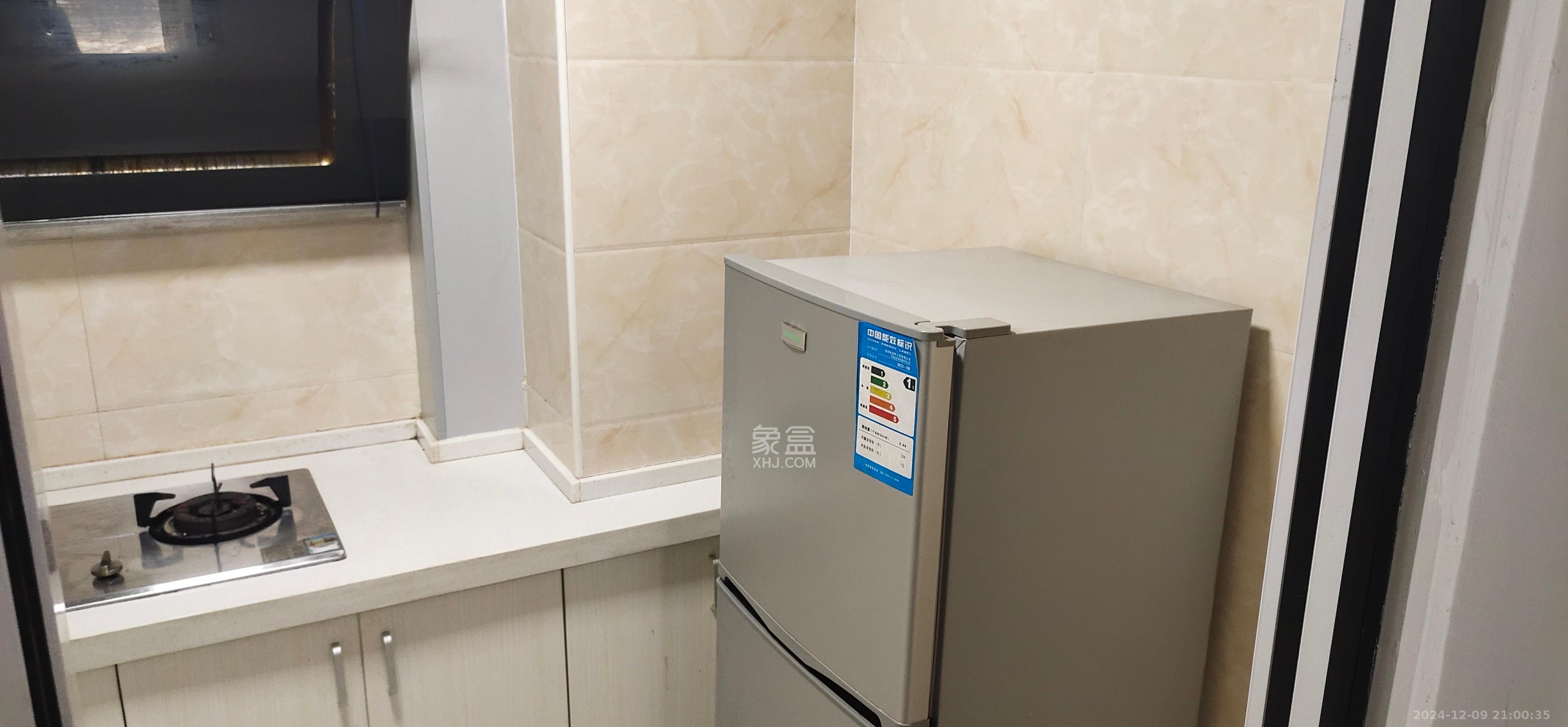 阳光城尚东湾青云苑  3室2厅2卫    3000.0元/月 阳光城尚东湾青云苑  3室2厅2卫    3000.0元/月室内图