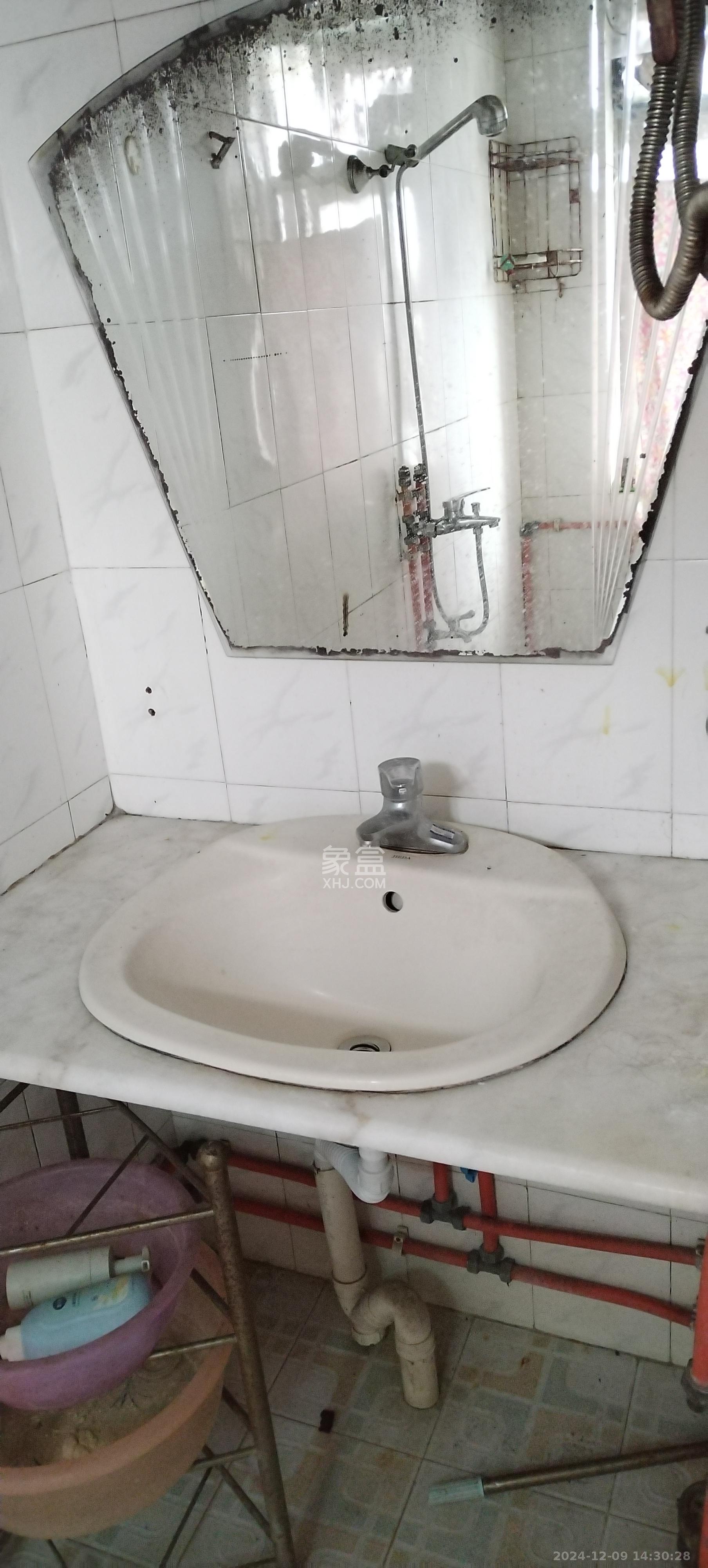 红星糖酒城 4室2厅1卫 1600.0元/月 红星糖酒城 4室2厅1卫 1600.0元/月室内图