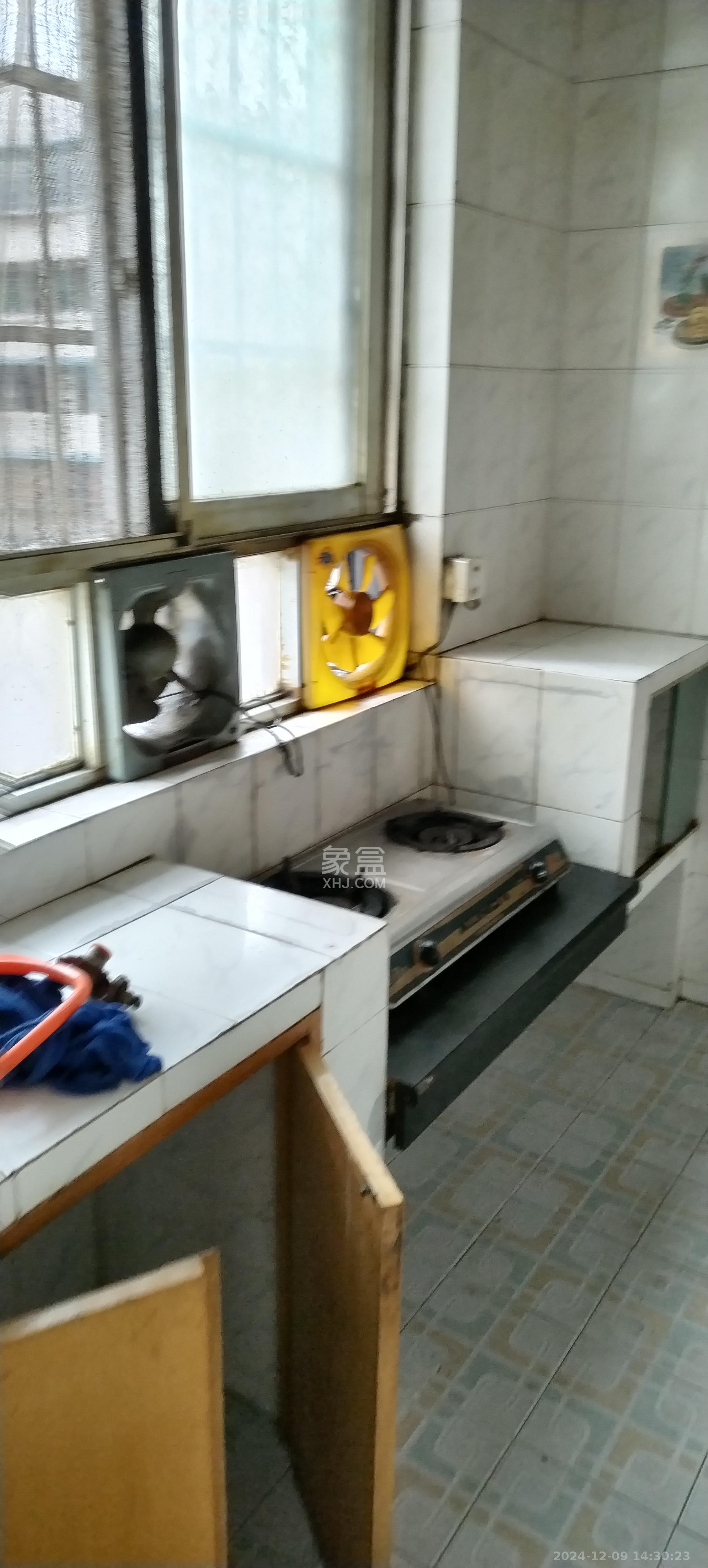 红星糖酒城 4室2厅1卫 1600.0元/月 红星糖酒城 4室2厅1卫 1600.0元/月室内图