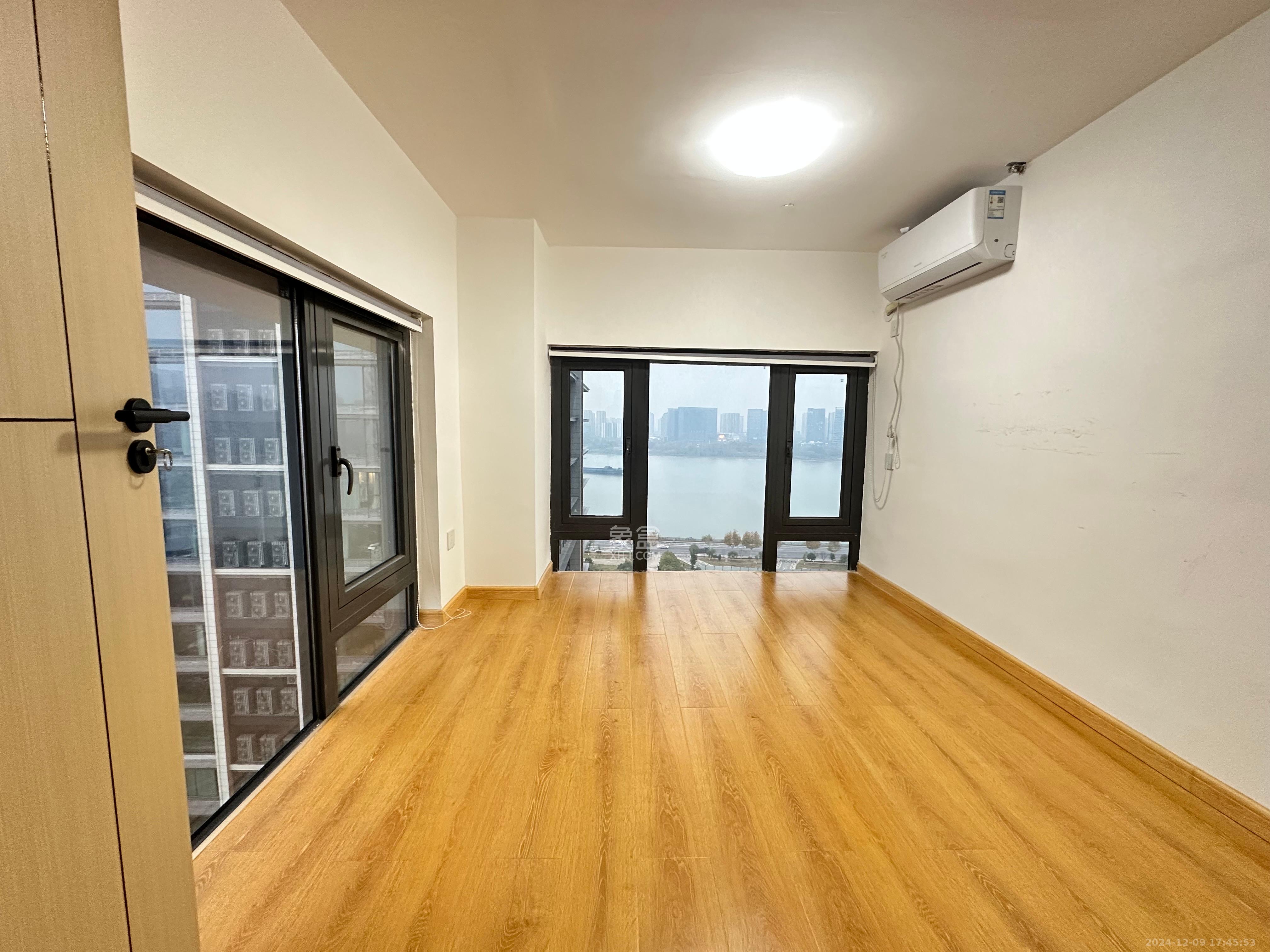 万科紫台  2室3厅1卫   3200.00元/月室内图