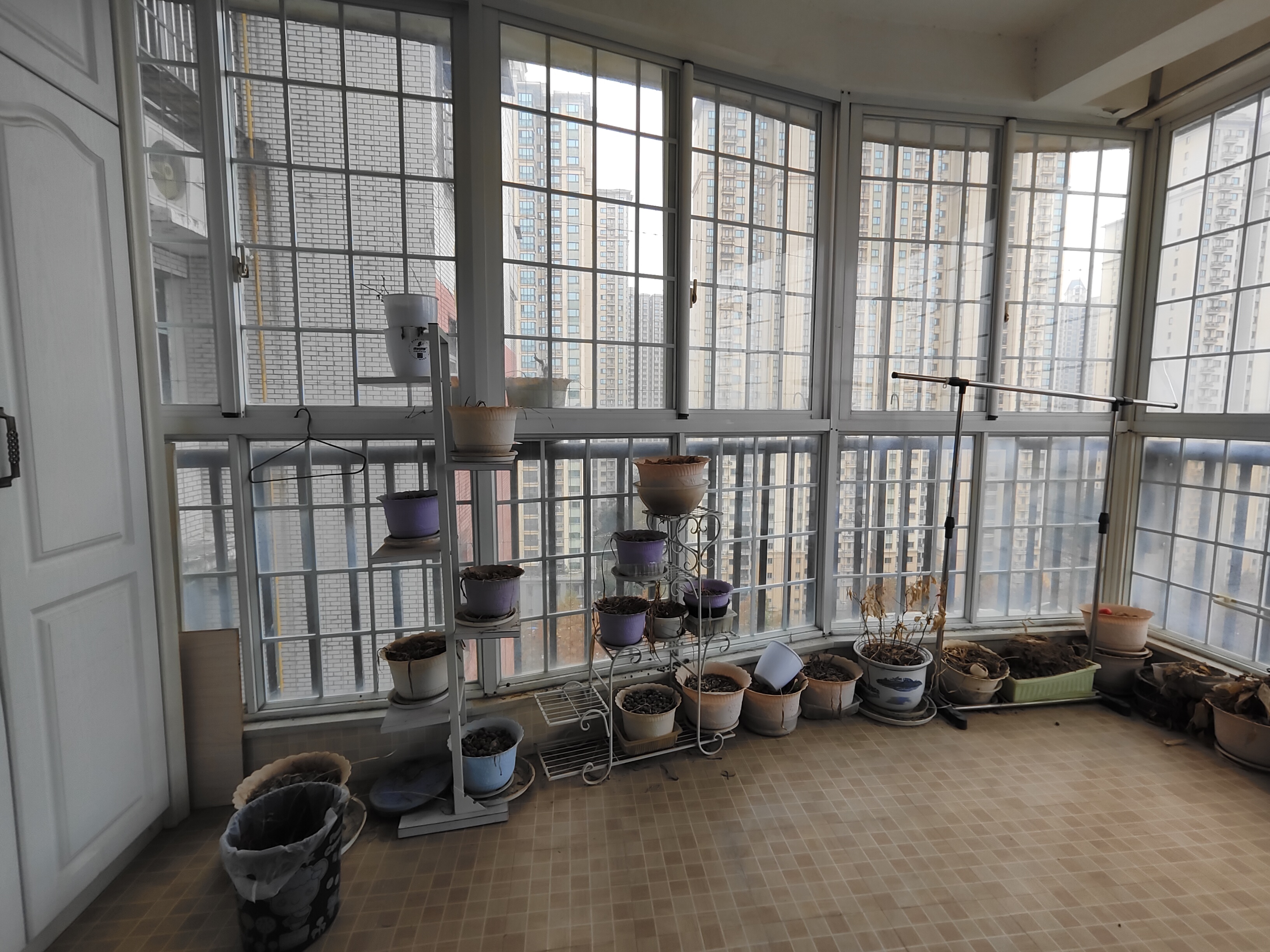 昌富城上城  4室2厅2卫    61.8万 昌富城上城  4室2厅2卫    61.8万客厅