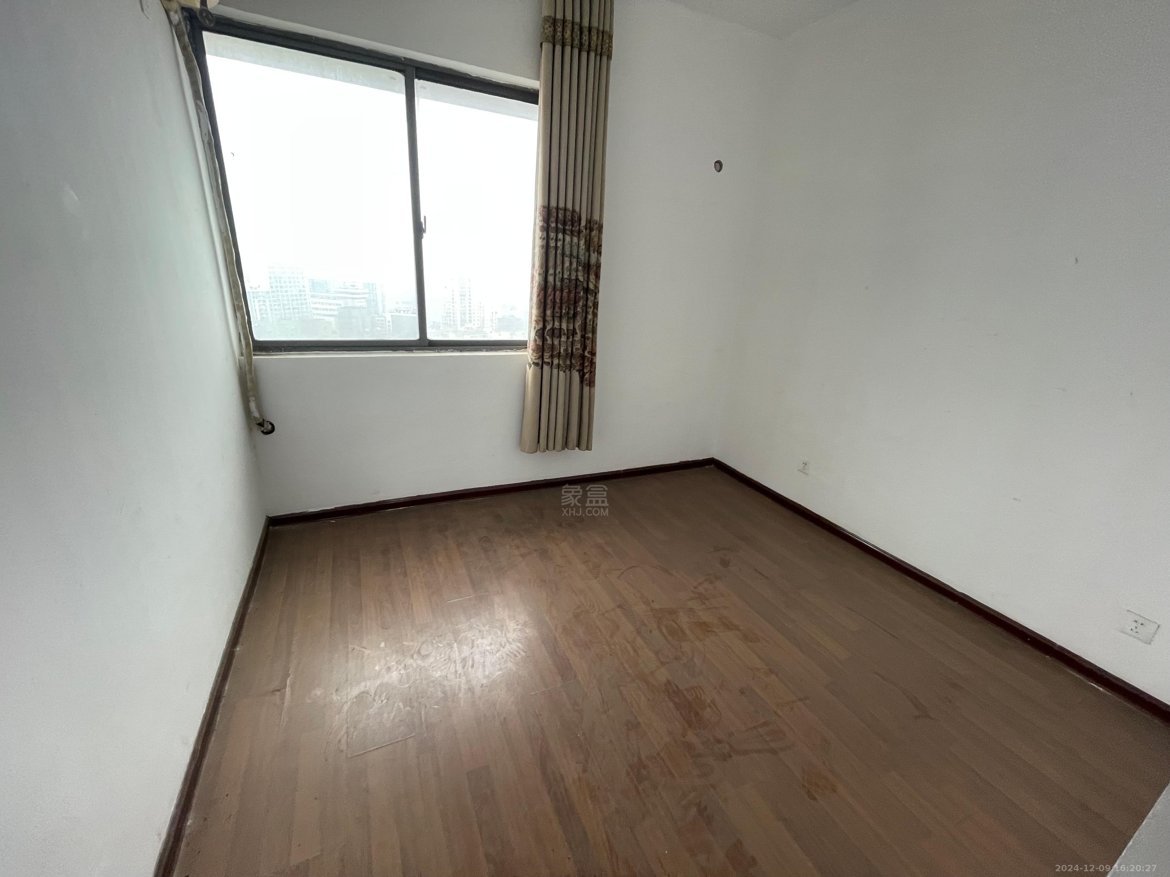 中旺锦安城 4室2厅1卫 3600.0元/月 中旺锦安城 4室2厅1卫 3600.0元/月室内图