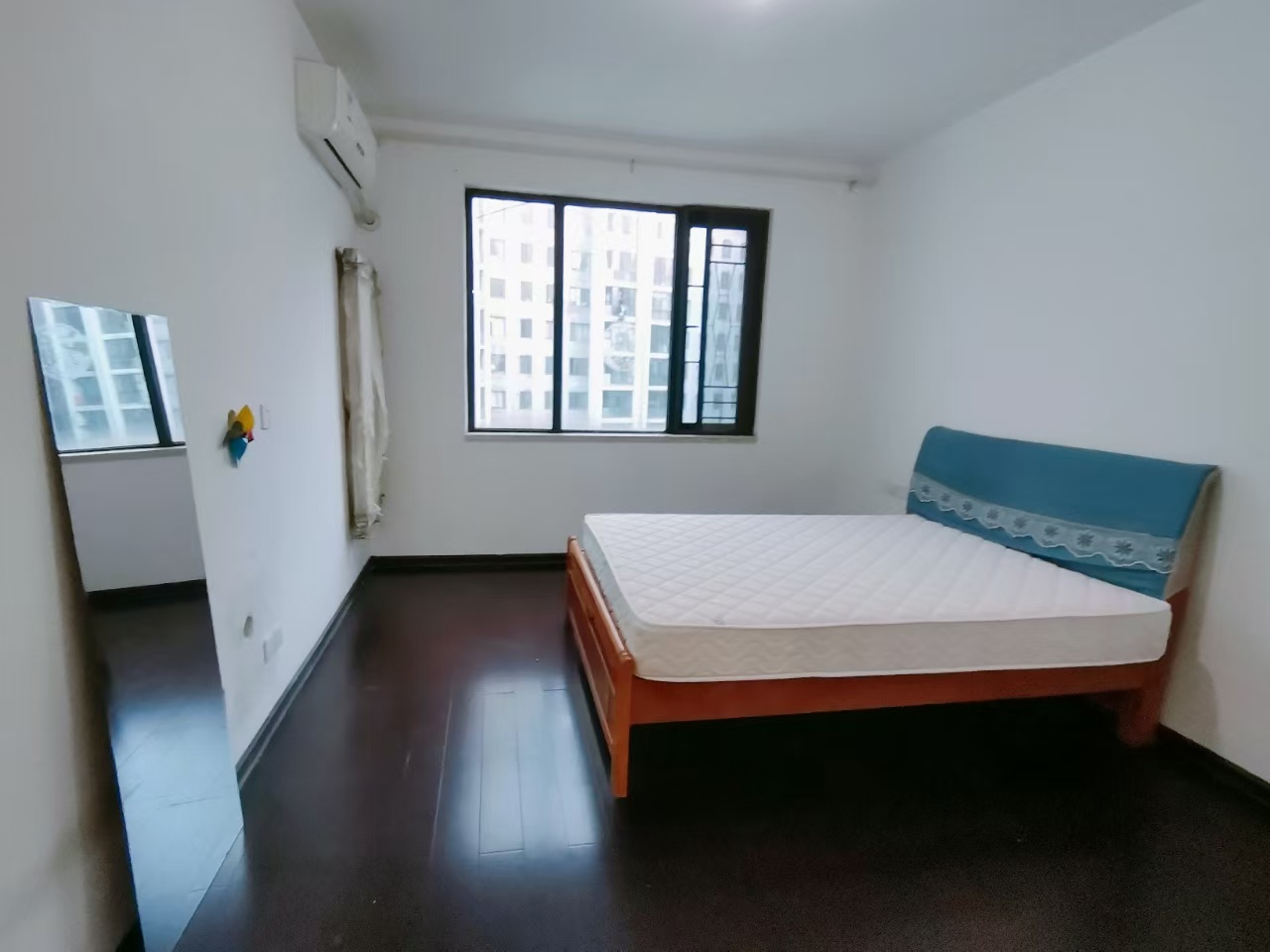 阳光100三期  3室2厅2卫    2800.0元/月室内图