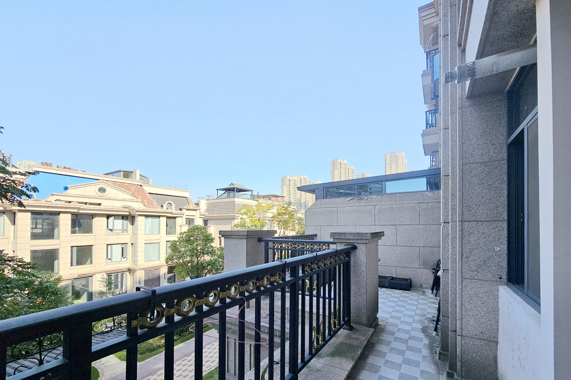 明昇壹城（明昇时代广场）一期  3室2厅2卫   238.00万阳台