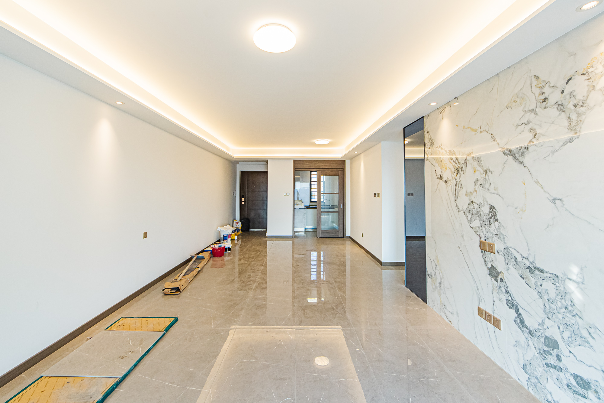 龙湖春江天玺 4室2厅2卫 170.0万 龙湖春江天玺 4室2厅2卫 170.0万客厅