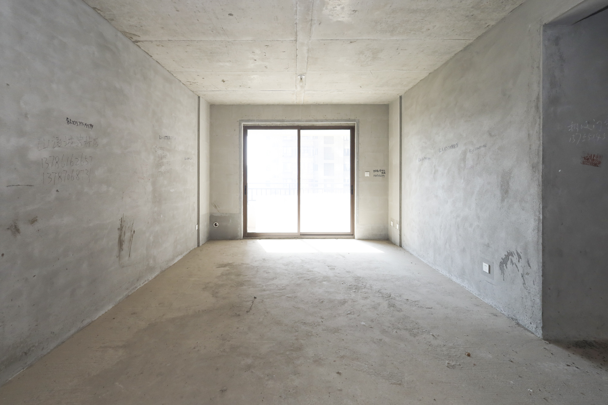 山语城三期  3室2厅2卫    90.0万 山语城三期  3室2厅2卫    90.0万客厅