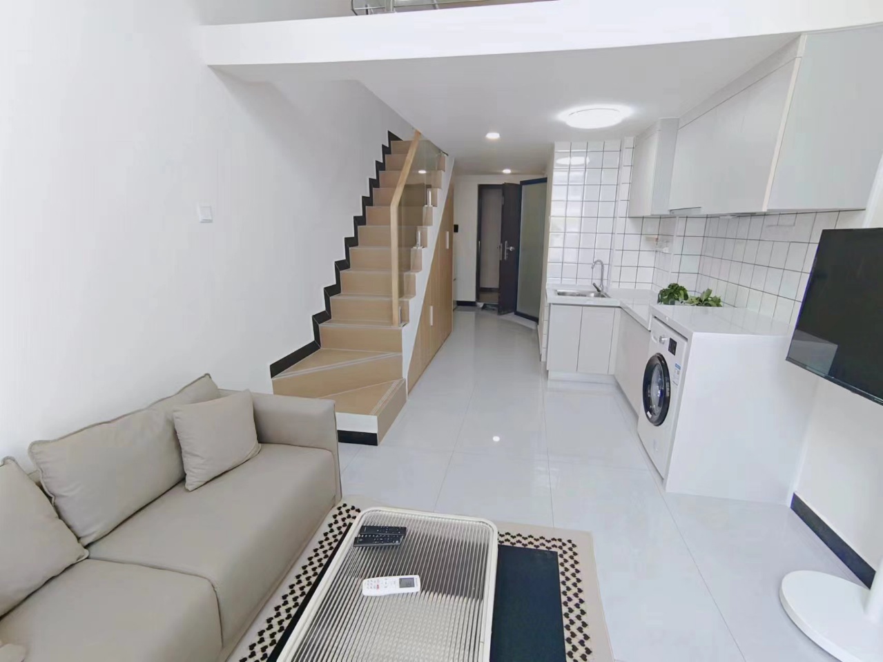 佳兆业云顶都汇 1室1厅1卫 1700.0元/月 佳兆业云顶都汇 1室1厅1卫 1700.0元/月室内图