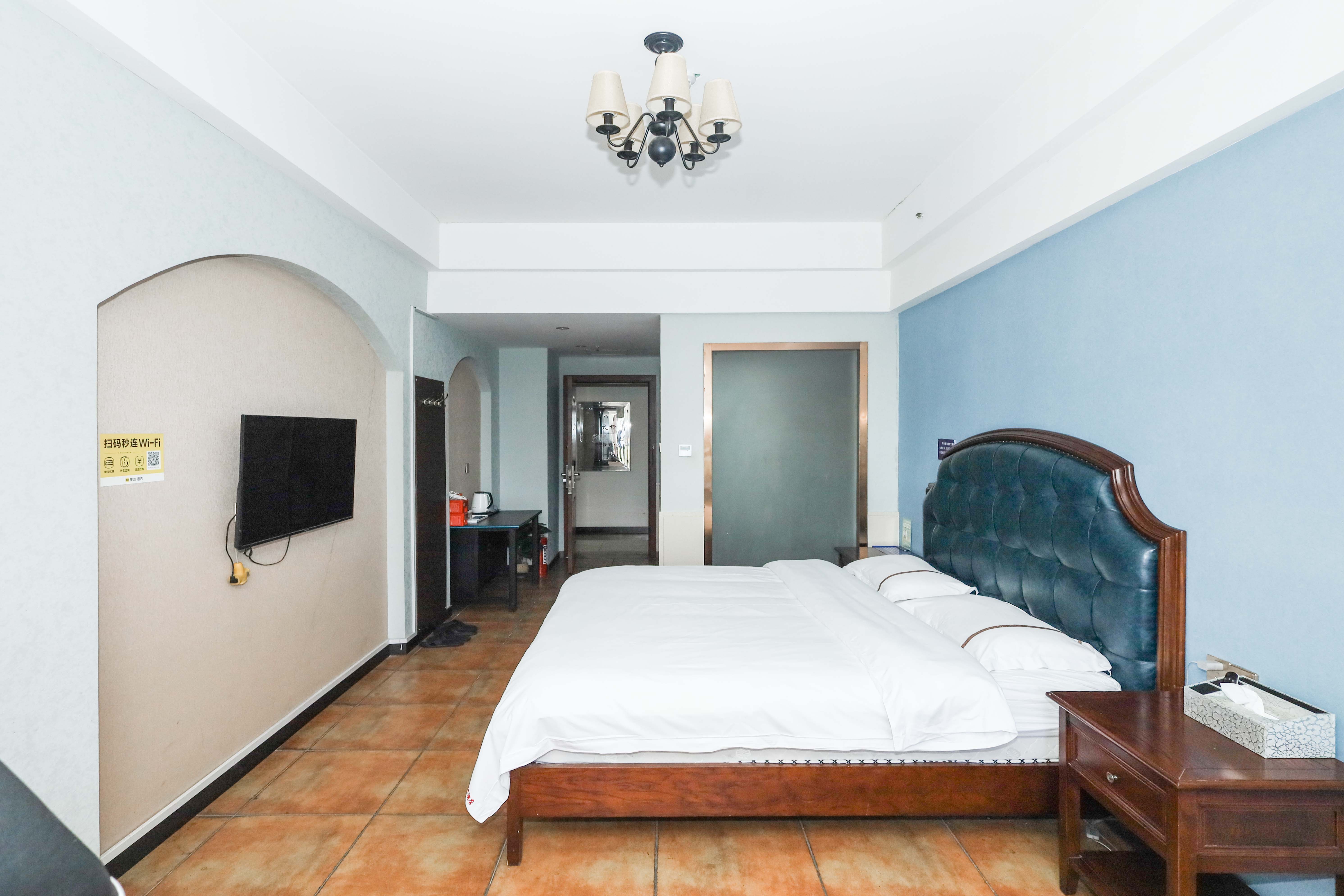 梅溪国际公寓(步步高新天地)  1室1厅1卫    26.0万 梅溪国际公寓(步步高新天地)  1室1厅1卫    26.0万客厅