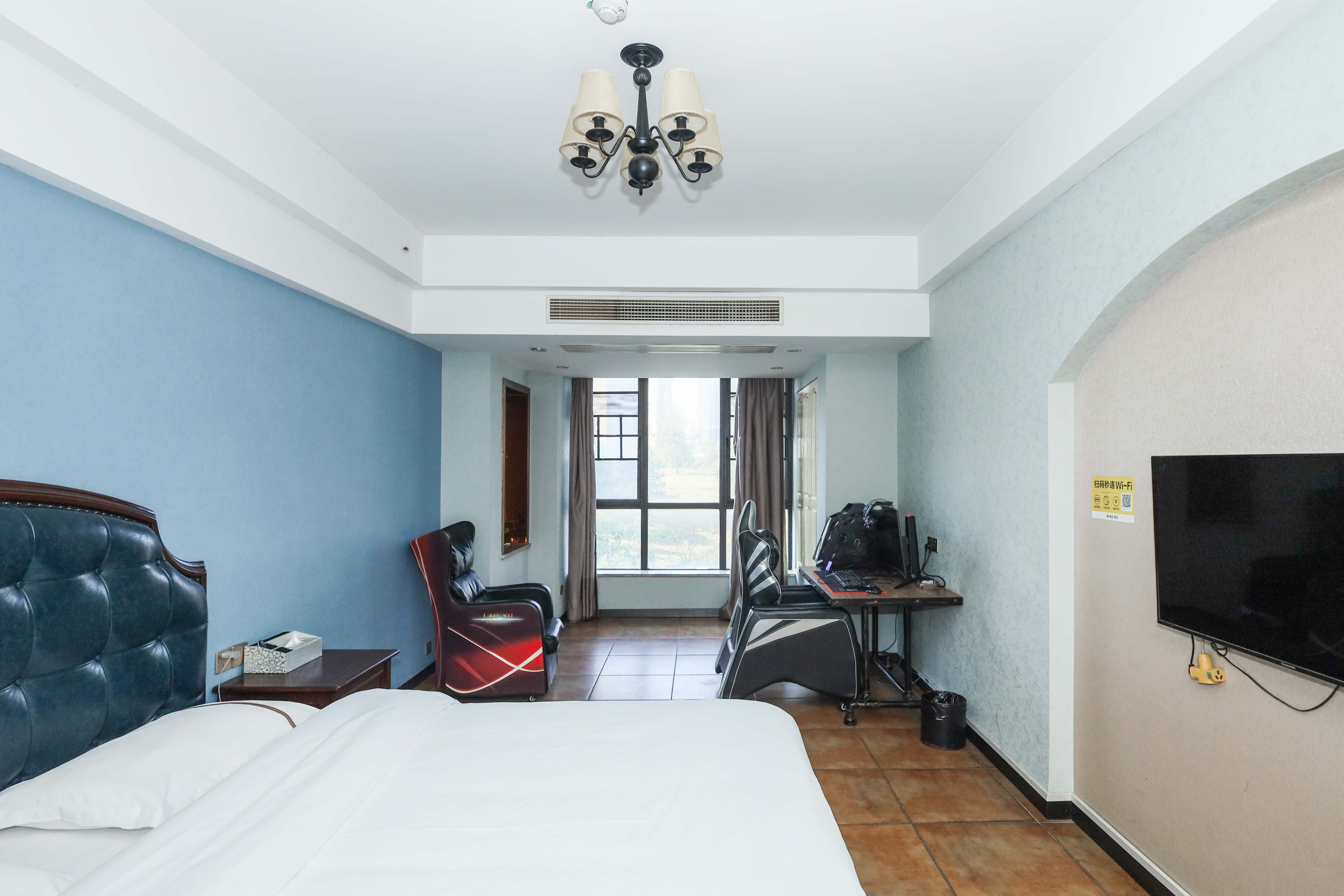 梅溪国际公寓(步步高新天地)  1室1厅1卫    26.0万 梅溪国际公寓(步步高新天地)  1室1厅1卫    26.0万客厅