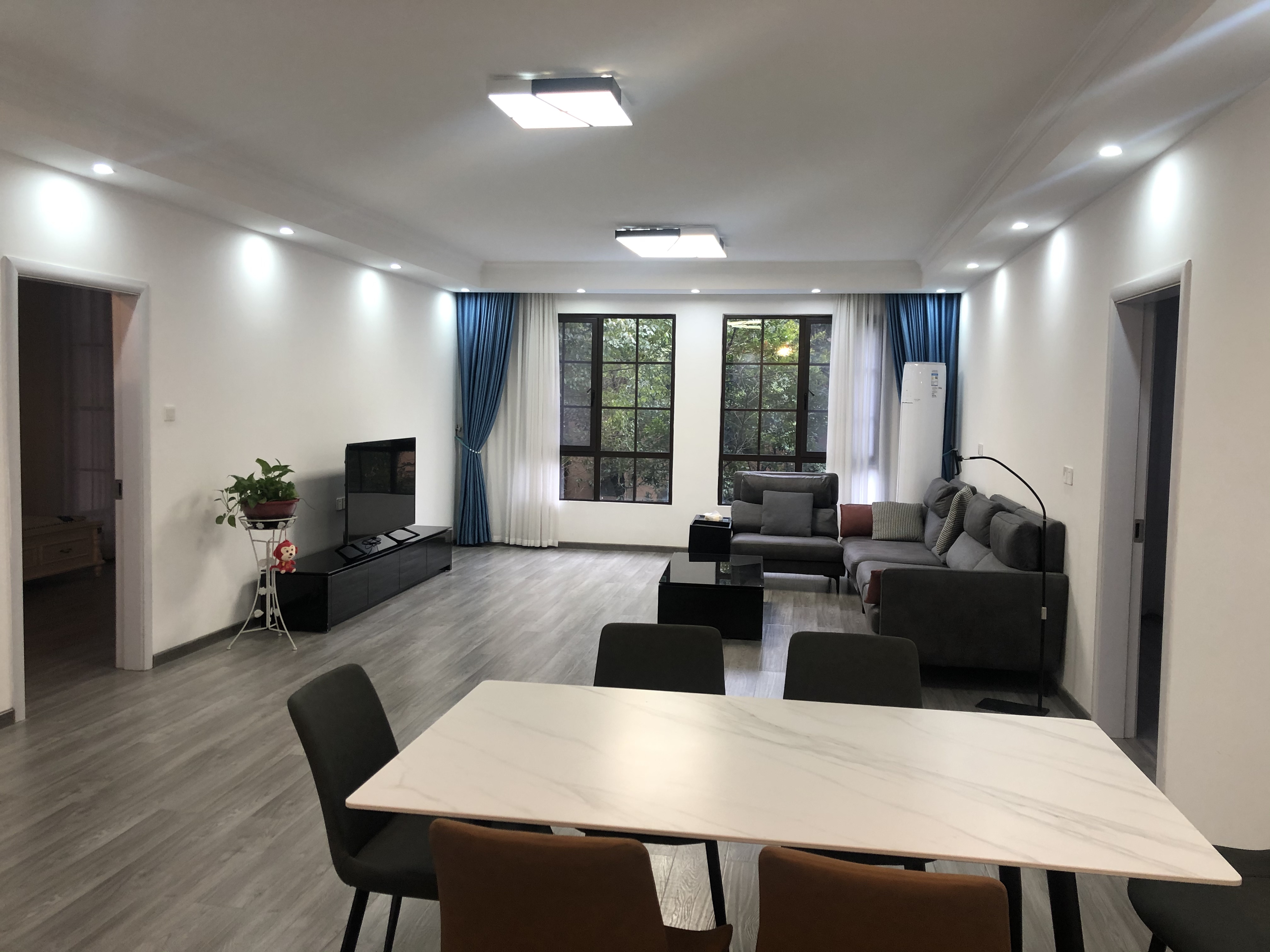 融科檀香山(融科紫檀、香山国际) 4室2厅1卫 7500.0元/月 融科檀香山(融科紫檀、香山国际) 4室2厅1卫 7500.0元/月室内图