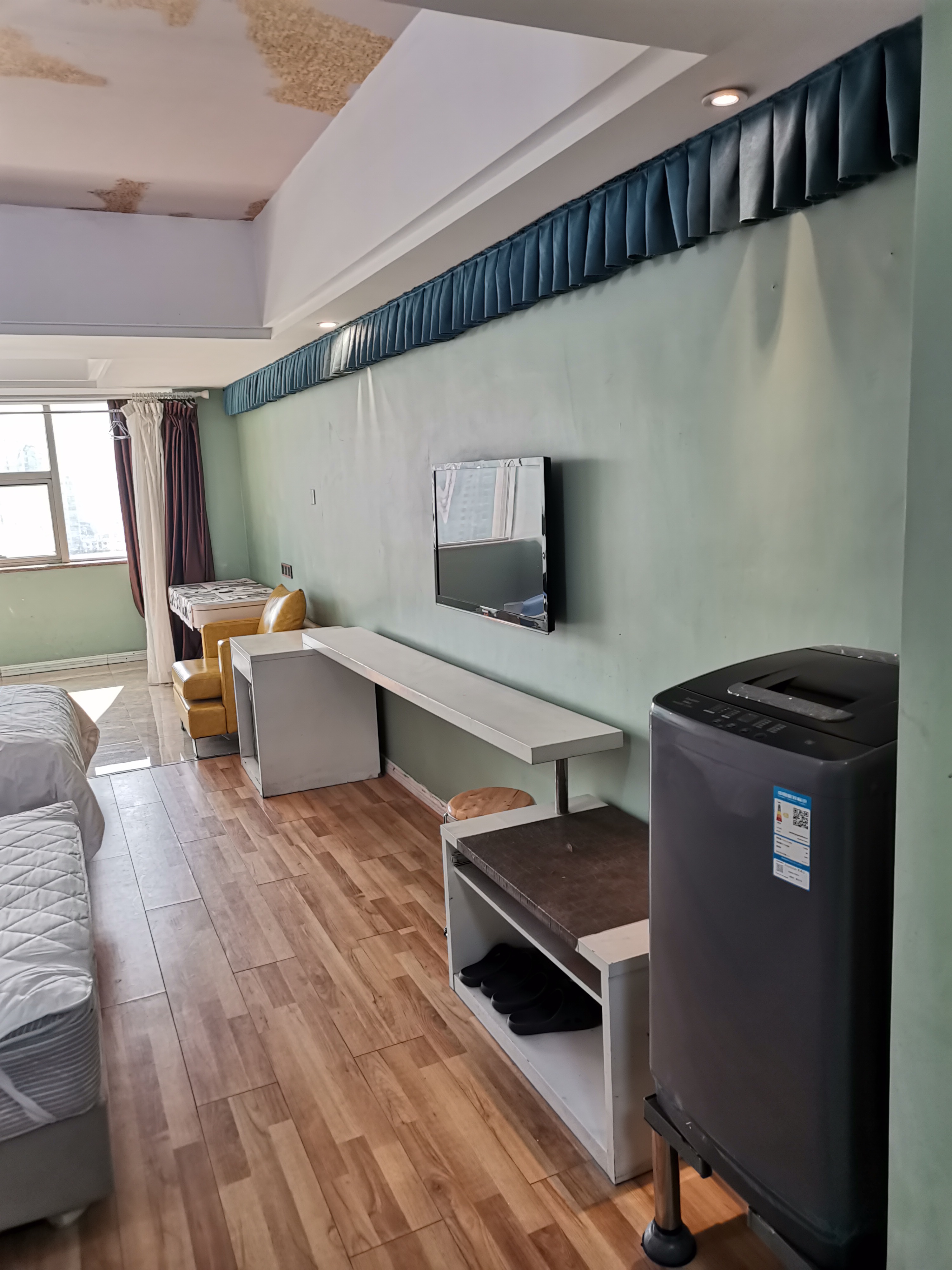 财智公馆大厦（瑞士国际酒店）  1室1厅1卫    1400.0元/月