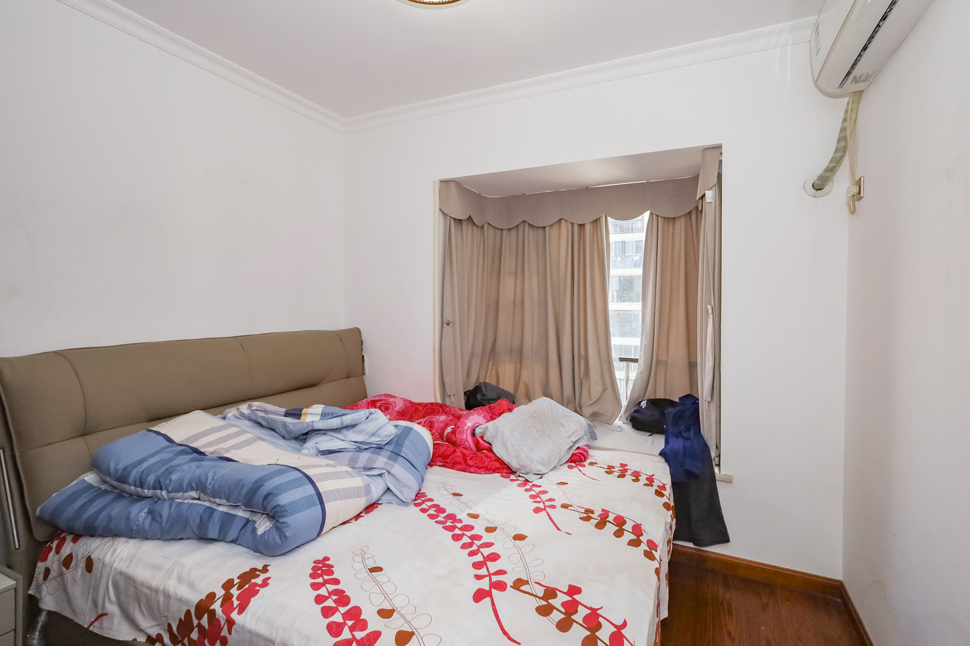 钰龙天下一期 3室2厅2卫 278.0万 钰龙天下一期 3室2厅2卫 278.0万卧室