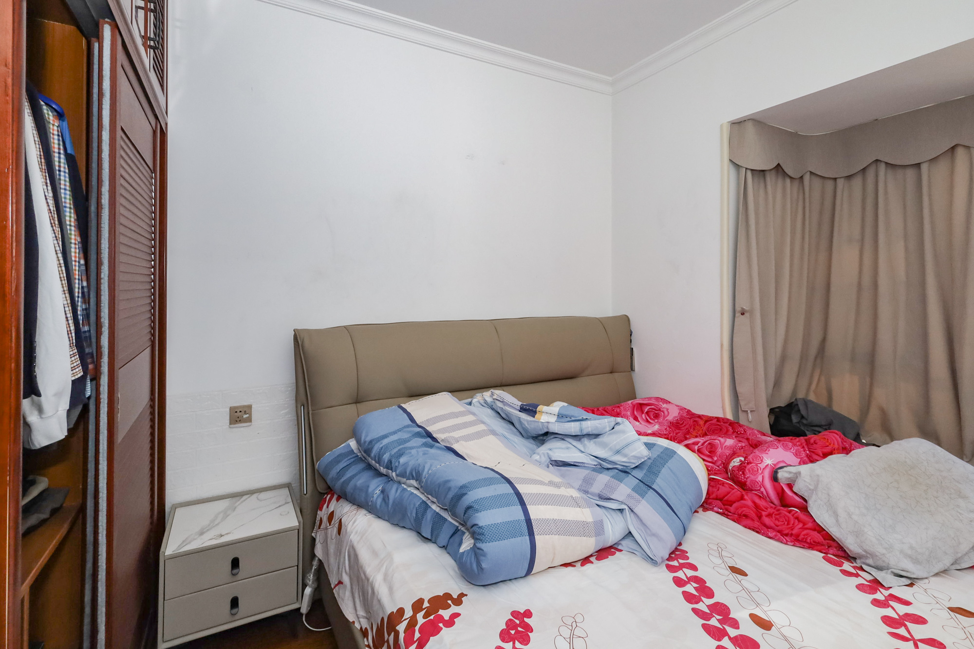 钰龙天下一期 3室2厅2卫 278.0万 钰龙天下一期 3室2厅2卫 278.0万卧室