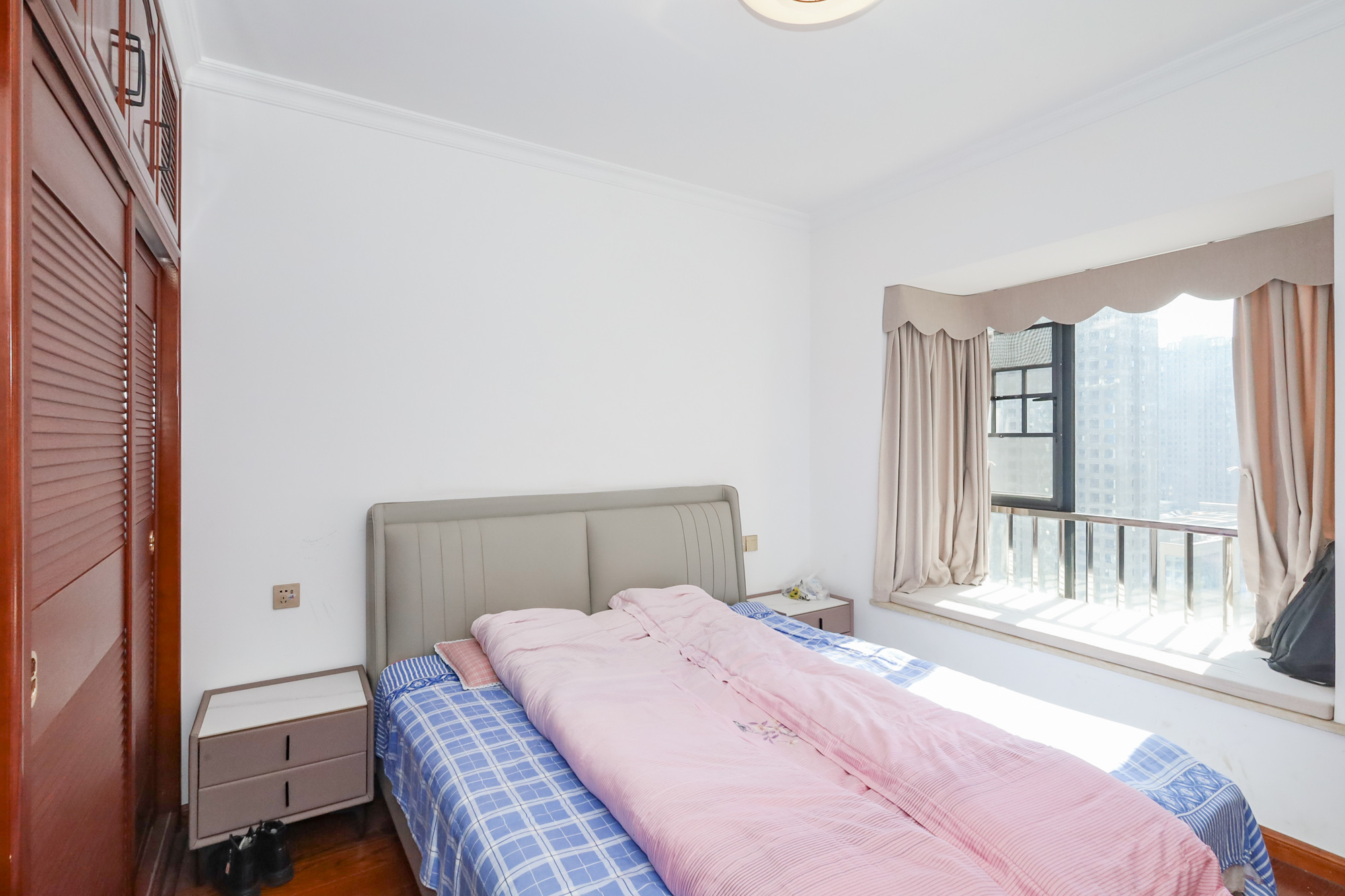 钰龙天下一期 3室2厅2卫 278.0万 钰龙天下一期 3室2厅2卫 278.0万卧室