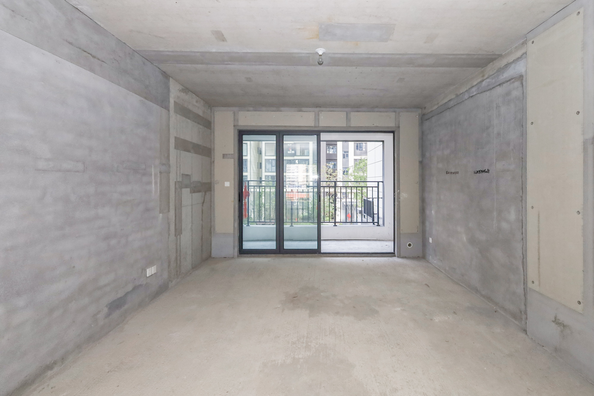 轨道中建麓江府 4室2厅2卫 179.0万 轨道中建麓江府 4室2厅2卫 179.0万客厅