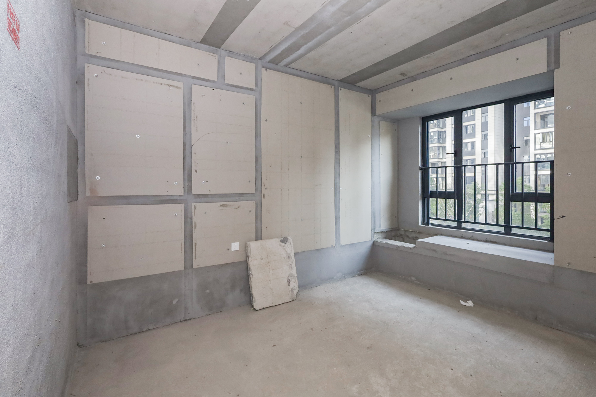 轨道中建麓江府 4室2厅2卫 179.0万 轨道中建麓江府 4室2厅2卫 179.0万卧室