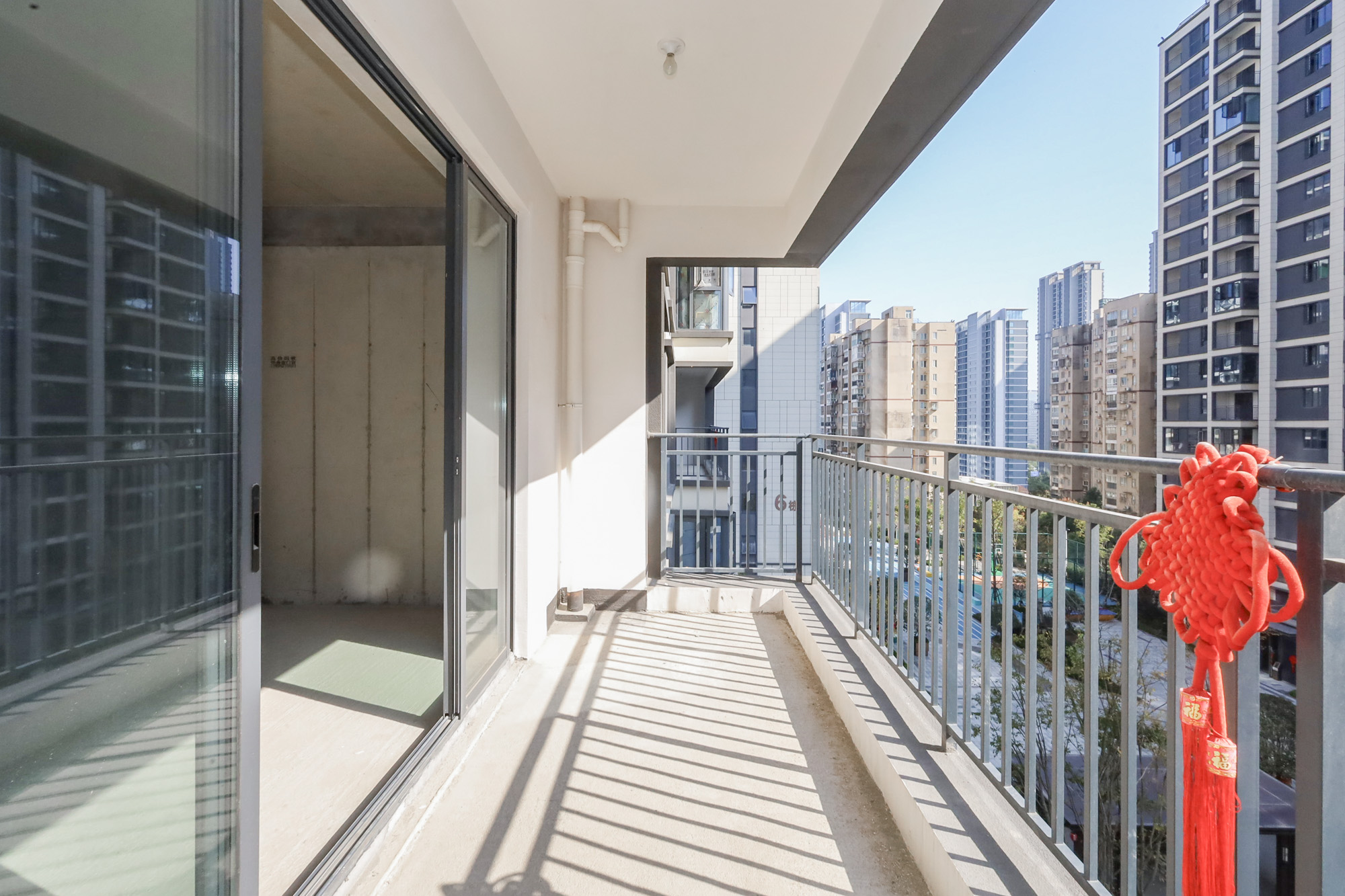 轨道中建麓江府  5室2厅3卫   315.00万阳台