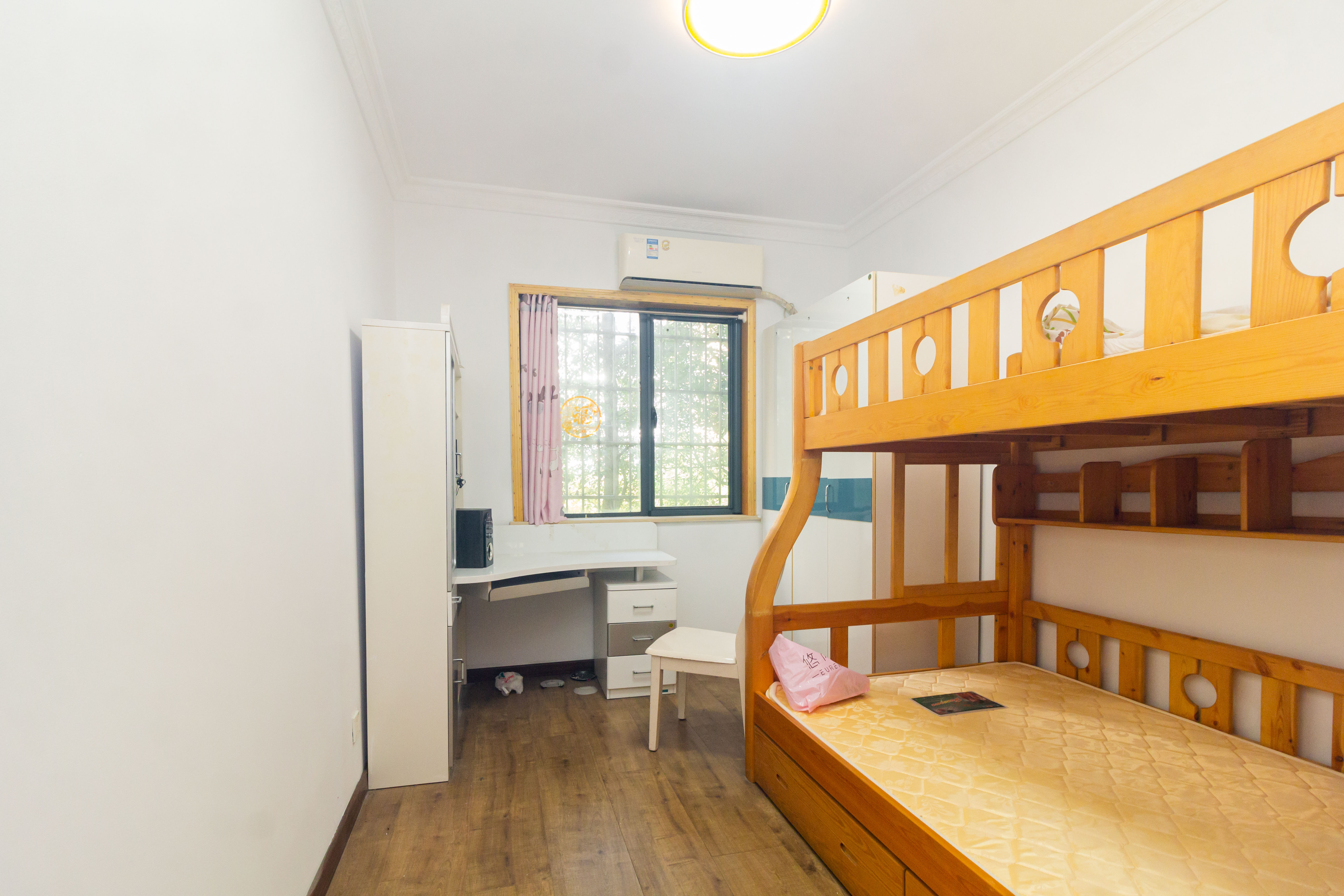 中国铁建国际城一期  3室2厅2卫    68.8万 中国铁建国际城一期  3室2厅2卫    68.8万卧室