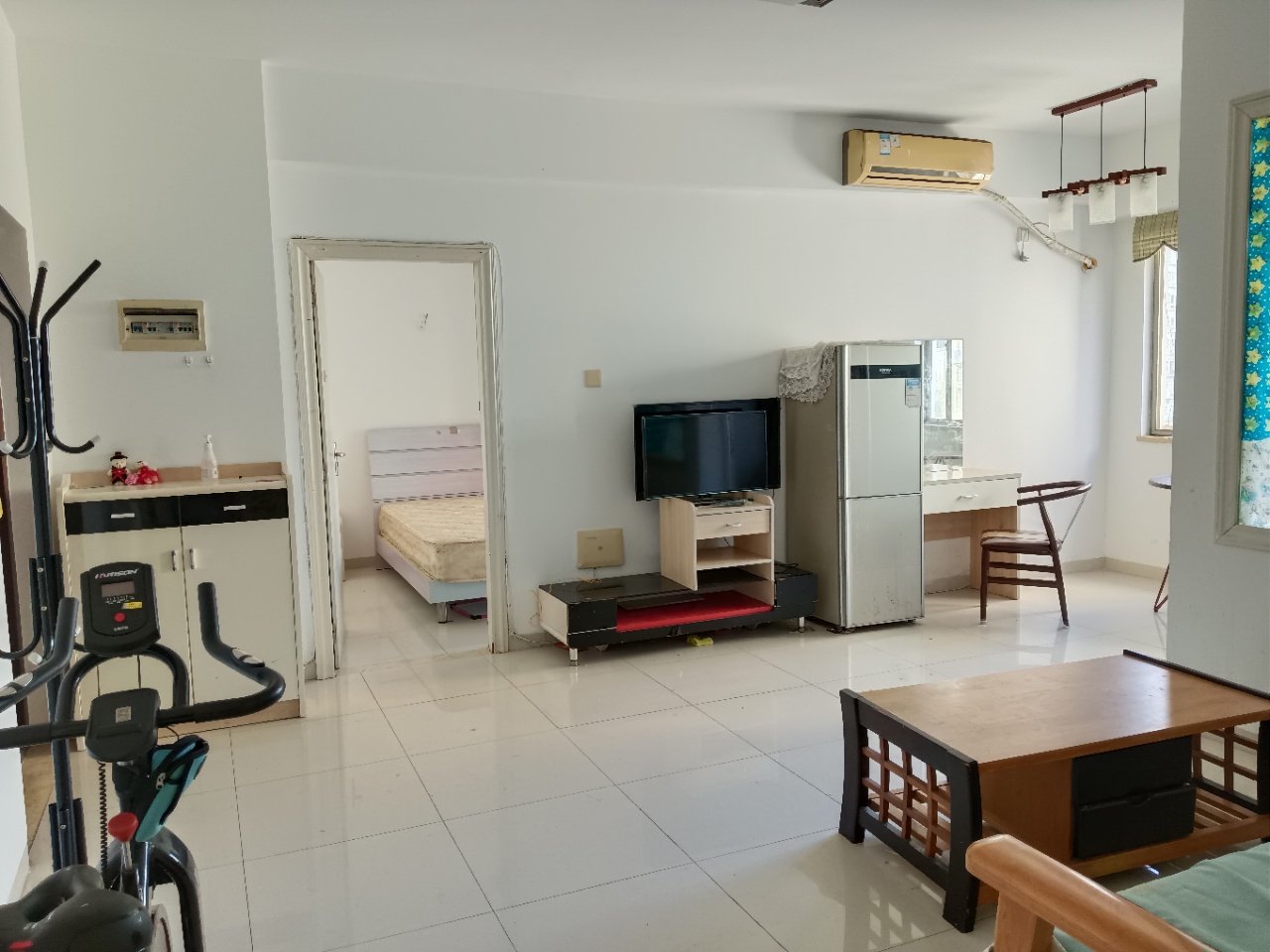 金山广场 2室1厅1卫 2200.00元/月 金山广场 2室1厅1卫 2200.00元/月室内图