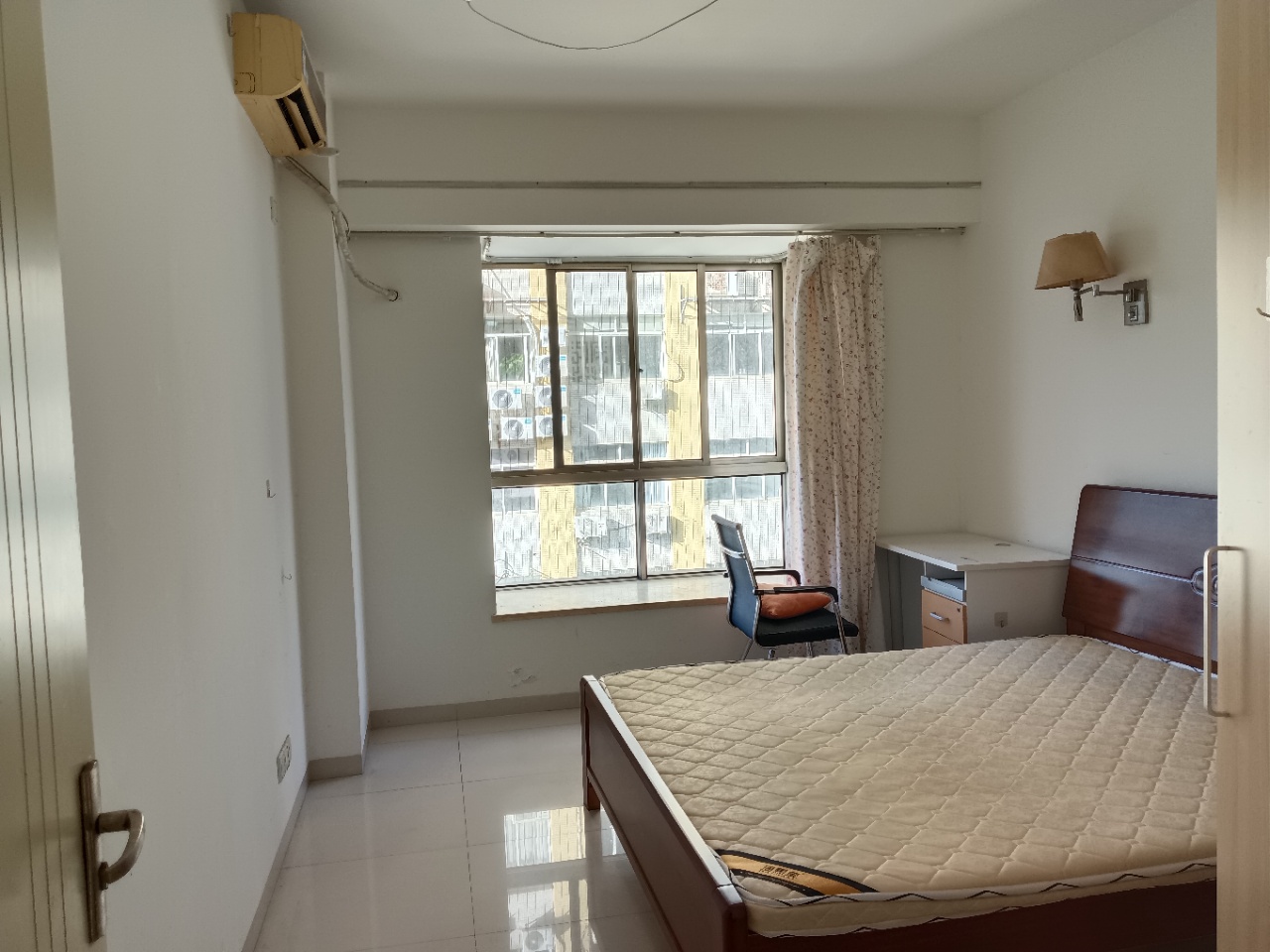 金山广场 2室1厅1卫 2200.00元/月 金山广场 2室1厅1卫 2200.00元/月室内图