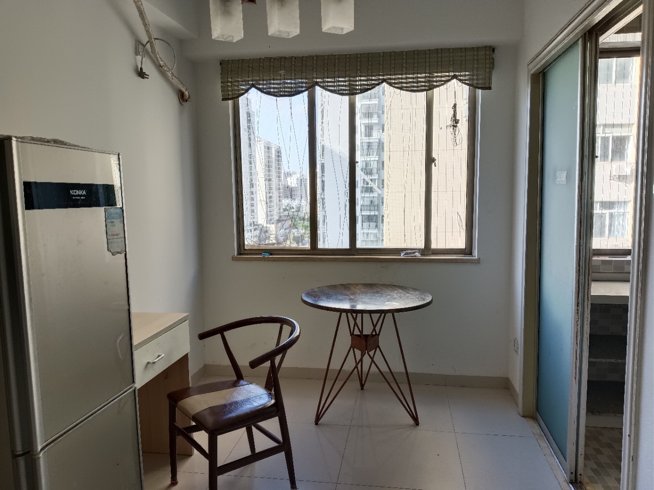 金山广场 2室1厅1卫 2200.00元/月 金山广场 2室1厅1卫 2200.00元/月室内图