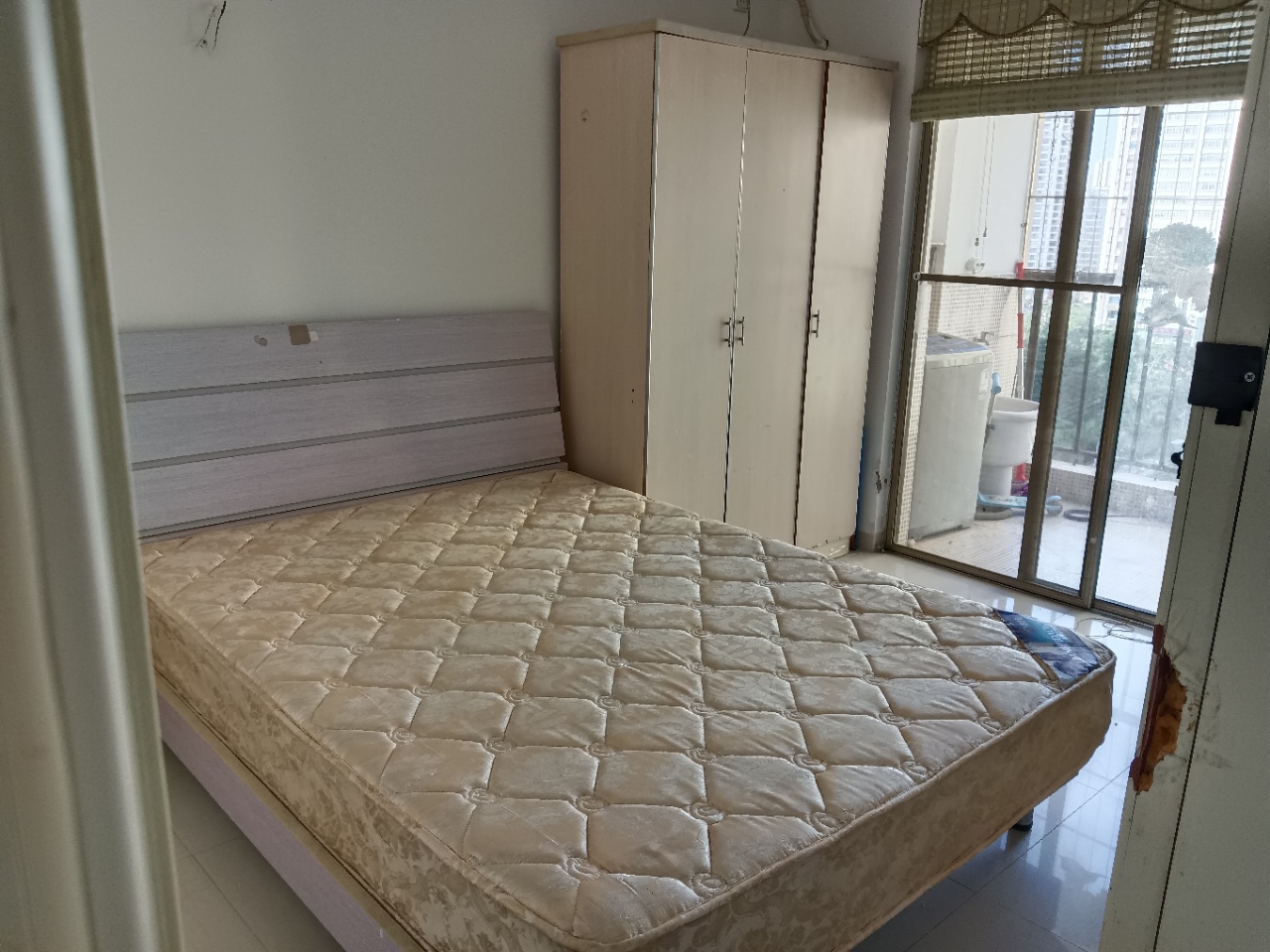 金山广场 2室1厅1卫 2200.00元/月 金山广场 2室1厅1卫 2200.00元/月室内图