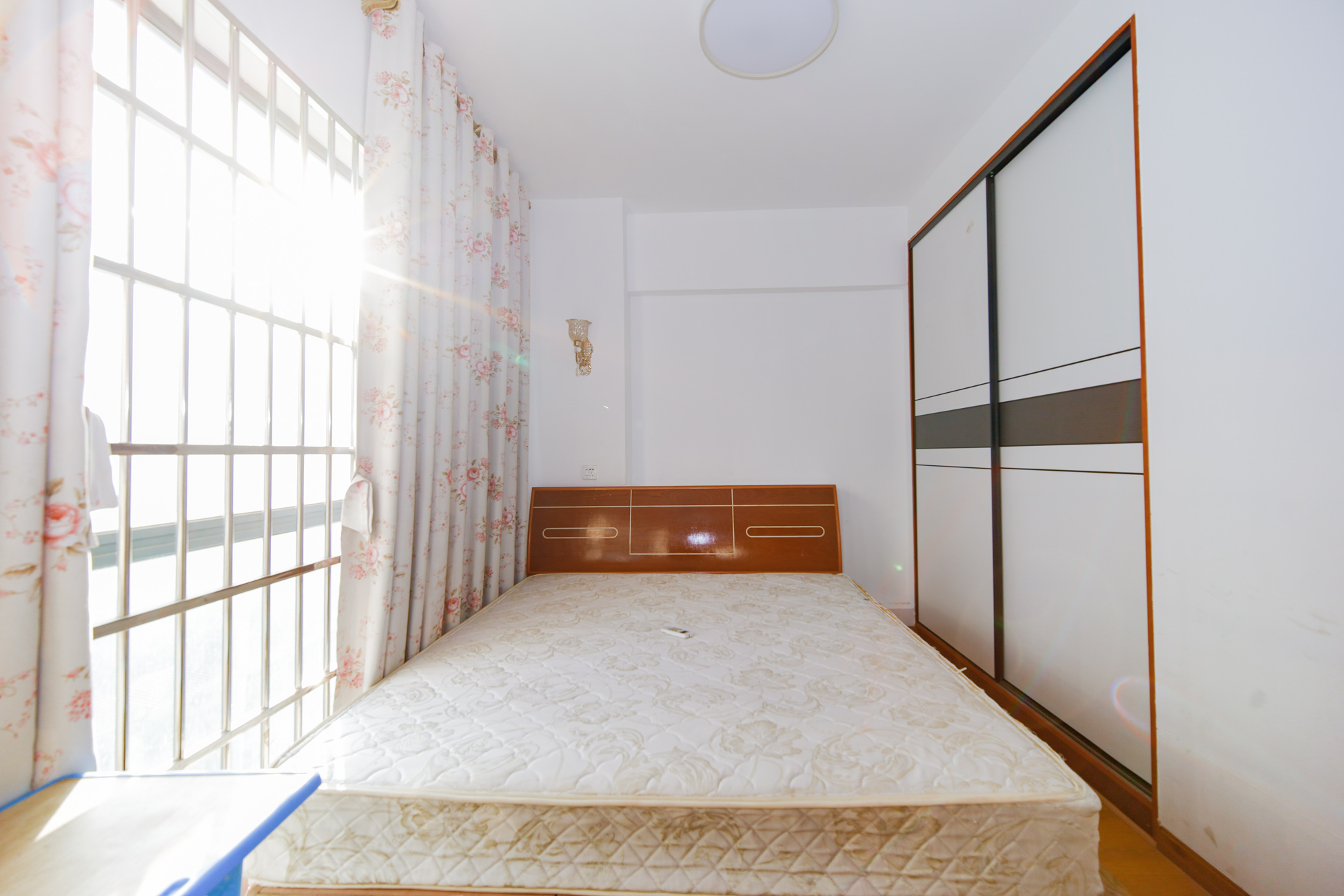 亚商国际  2室1厅1卫   52.00万卧室