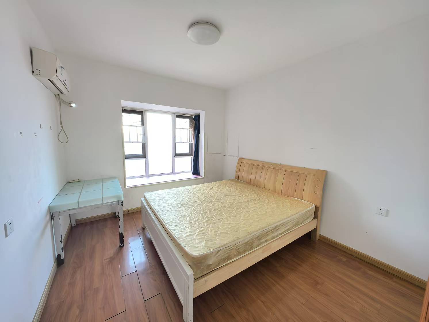 荣盛花语城 3室2厅2卫 1800.0元/月 荣盛花语城 3室2厅2卫 1800.0元/月室内图