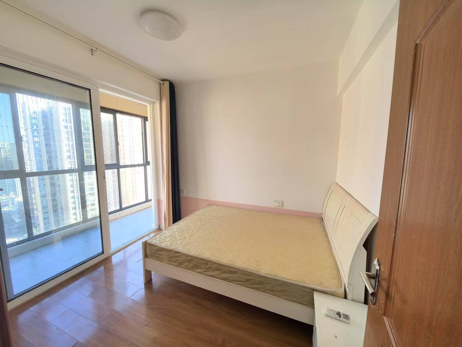 荣盛花语城 3室2厅2卫 1800.0元/月 荣盛花语城 3室2厅2卫 1800.0元/月室内图