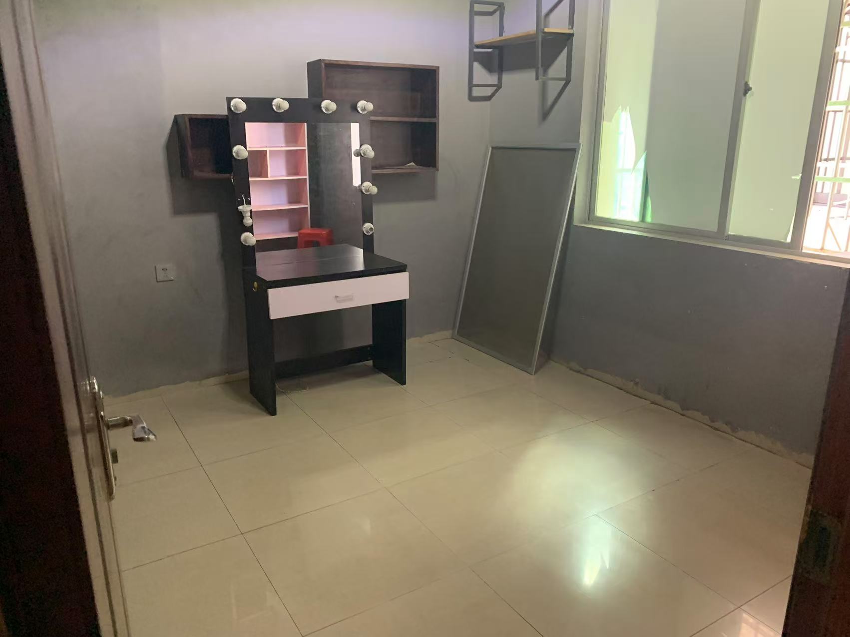 富豪大厦(富豪花园)  2室1厅1卫    85.0万 富豪大厦(富豪花园)  2室1厅1卫    85.0万室内图