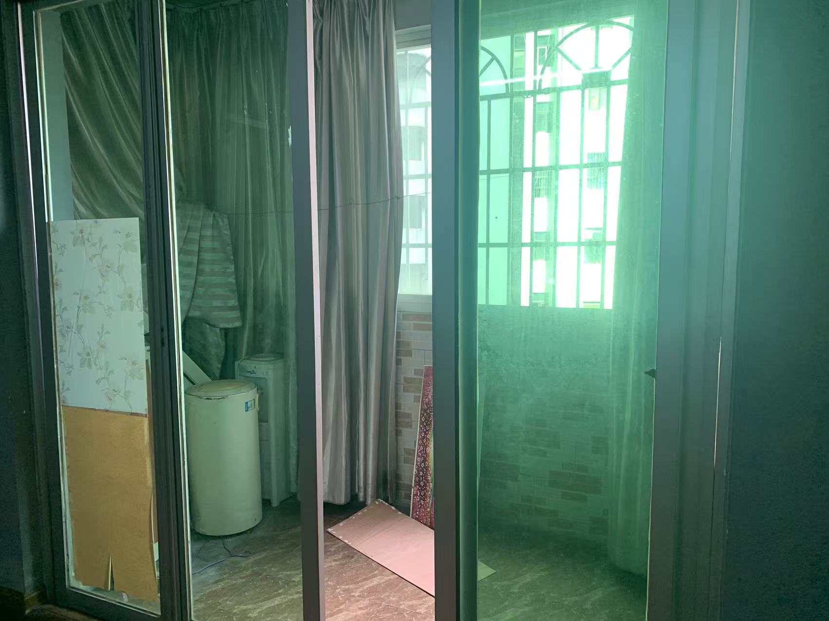 富豪大厦(富豪花园)  2室1厅1卫    85.0万 富豪大厦(富豪花园)  2室1厅1卫    85.0万室内图