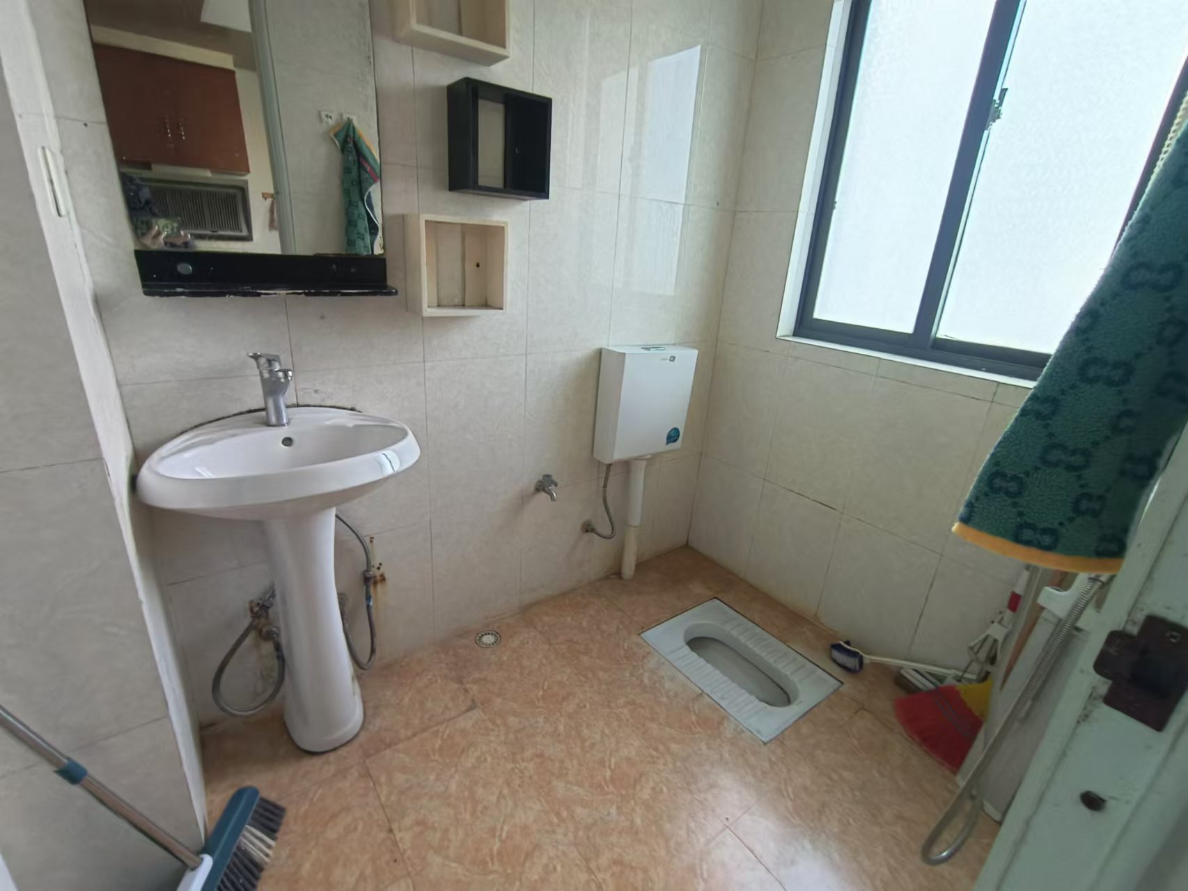 城市风景 1室1厅1卫 1200.0元/月 城市风景 1室1厅1卫 1200.0元/月室内图