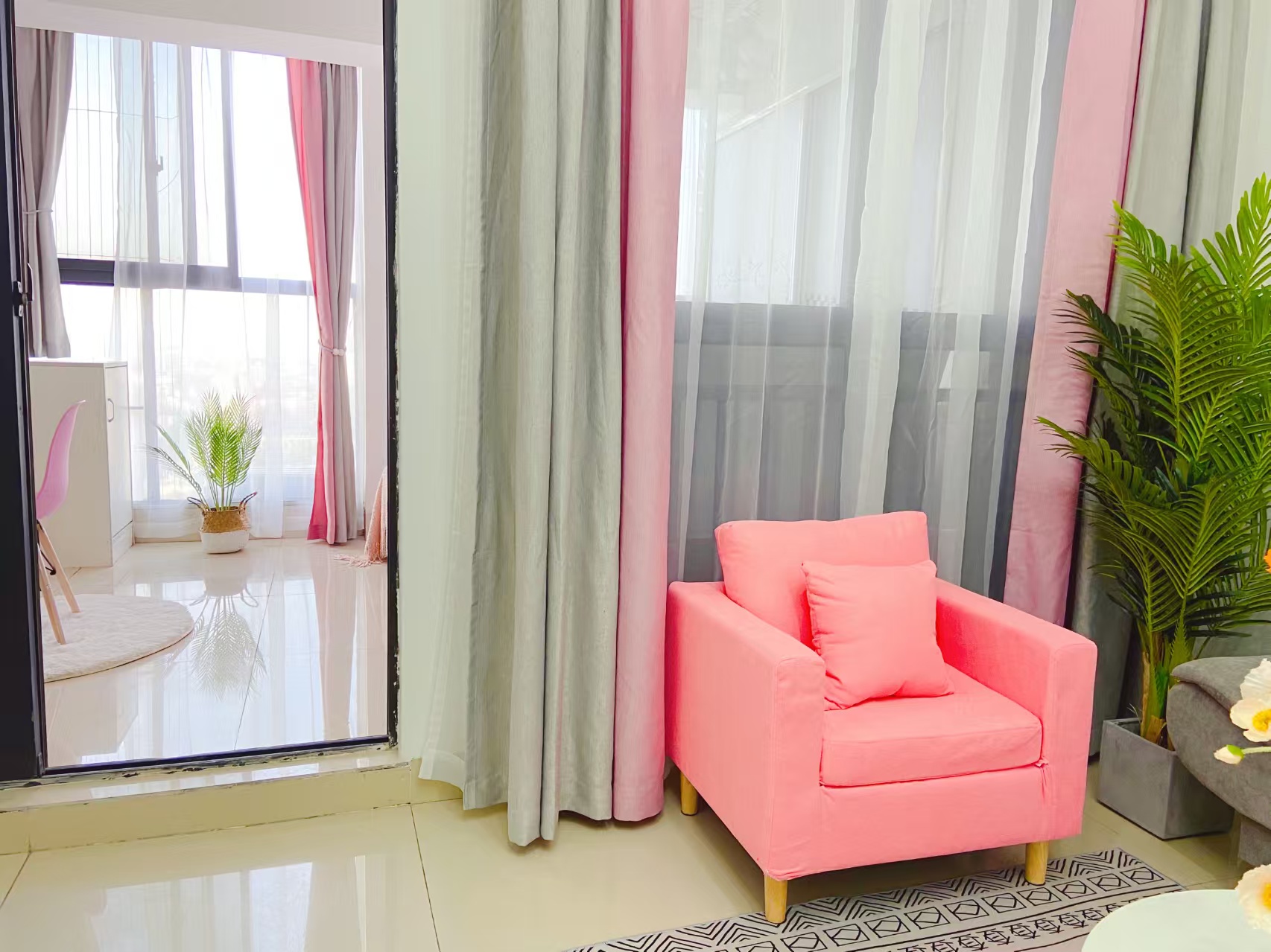 银泰财富广场 1室1厅1卫 1650.0元/月 银泰财富广场 1室1厅1卫 1650.0元/月室内图